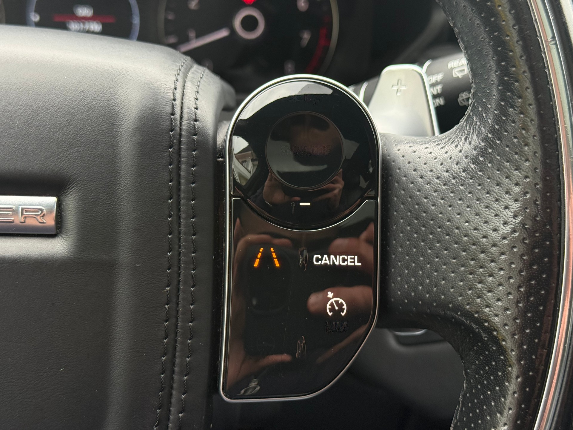LAND ROVER Range Rover Velar R-Dynamic P 300 S Automatic-image-16