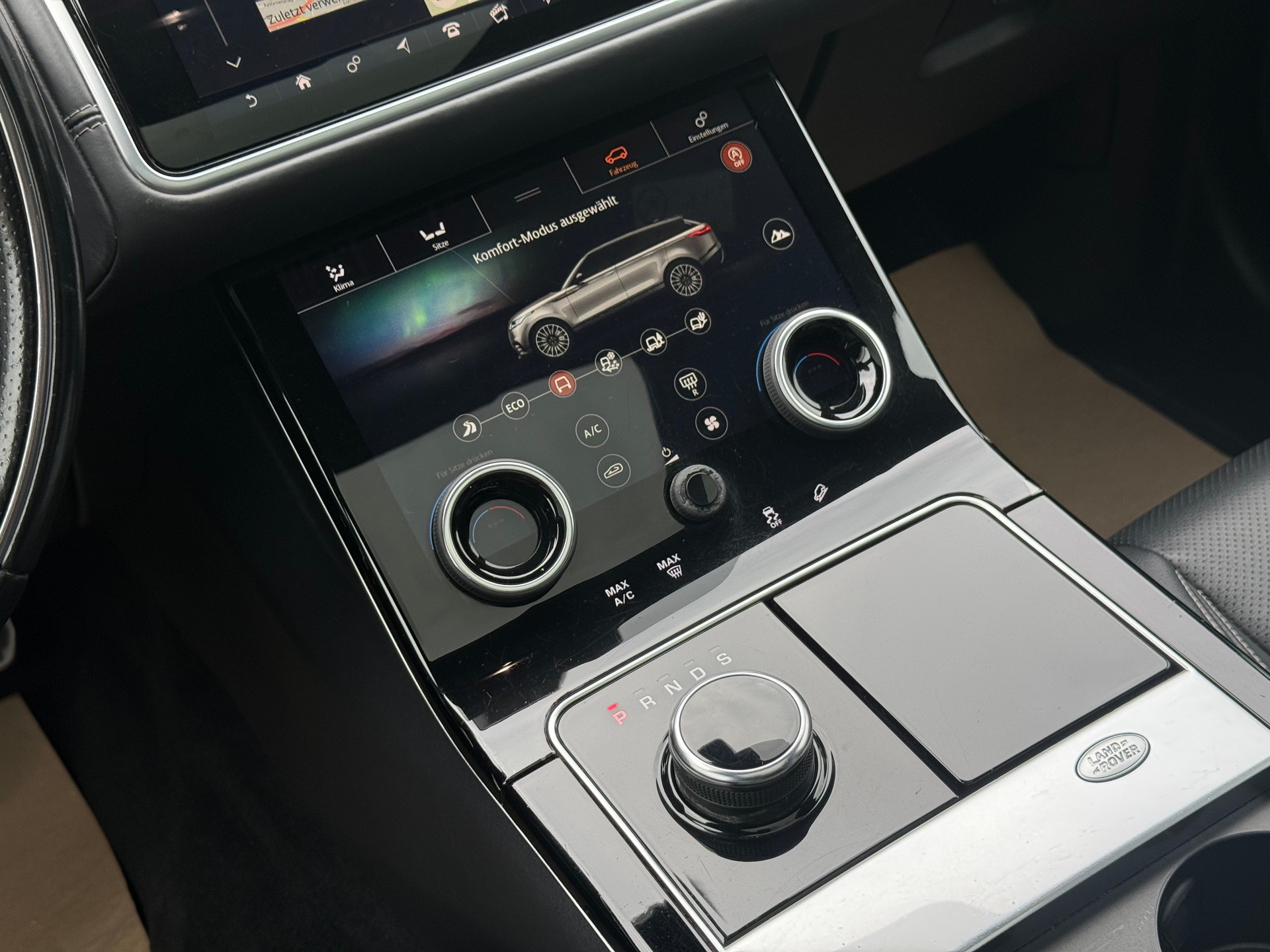 LAND ROVER Range Rover Velar R-Dynamic P 300 S Automatic-image-17