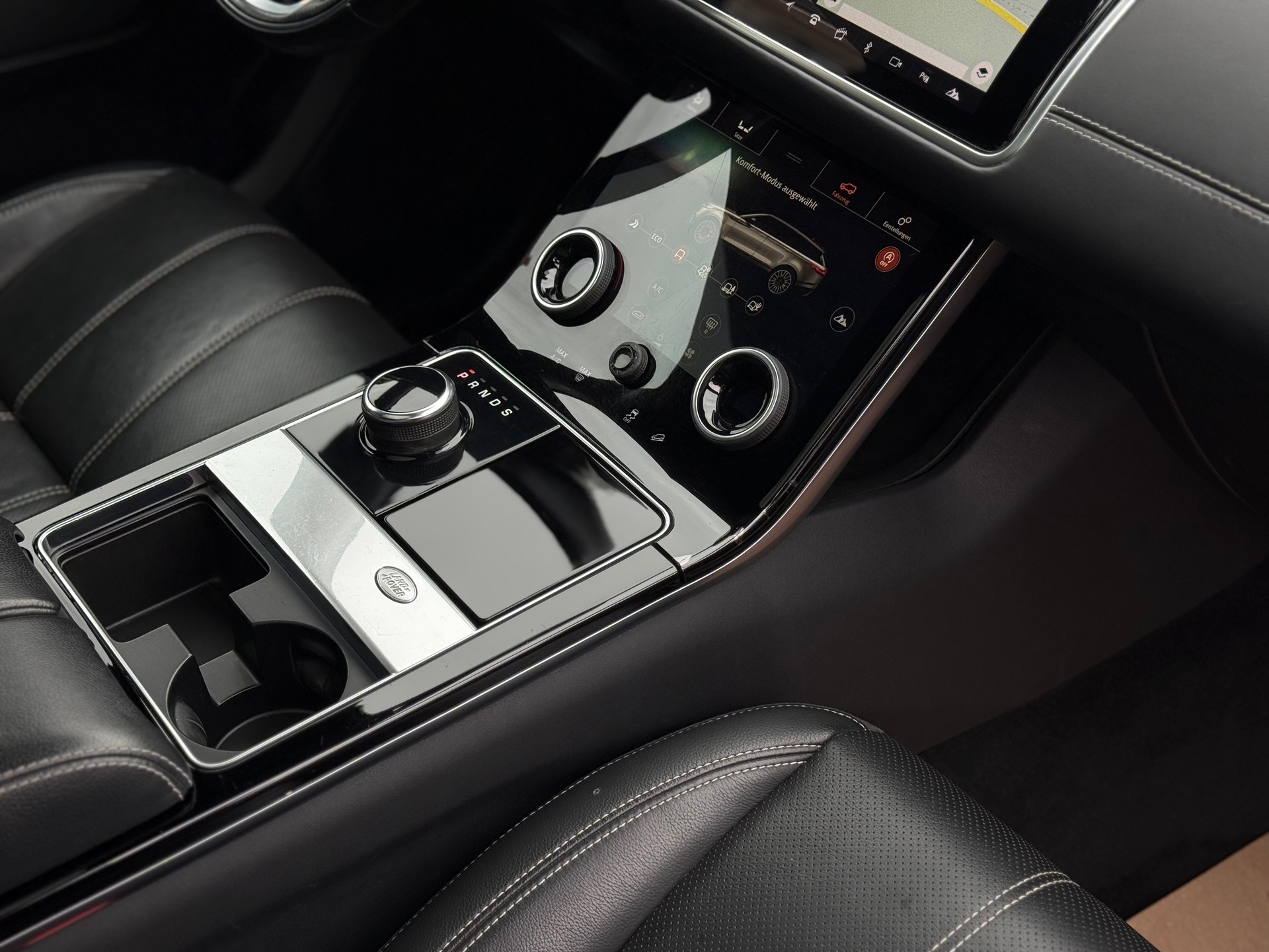 LAND ROVER Range Rover Velar R-Dynamic P 300 S Automatic-image-18