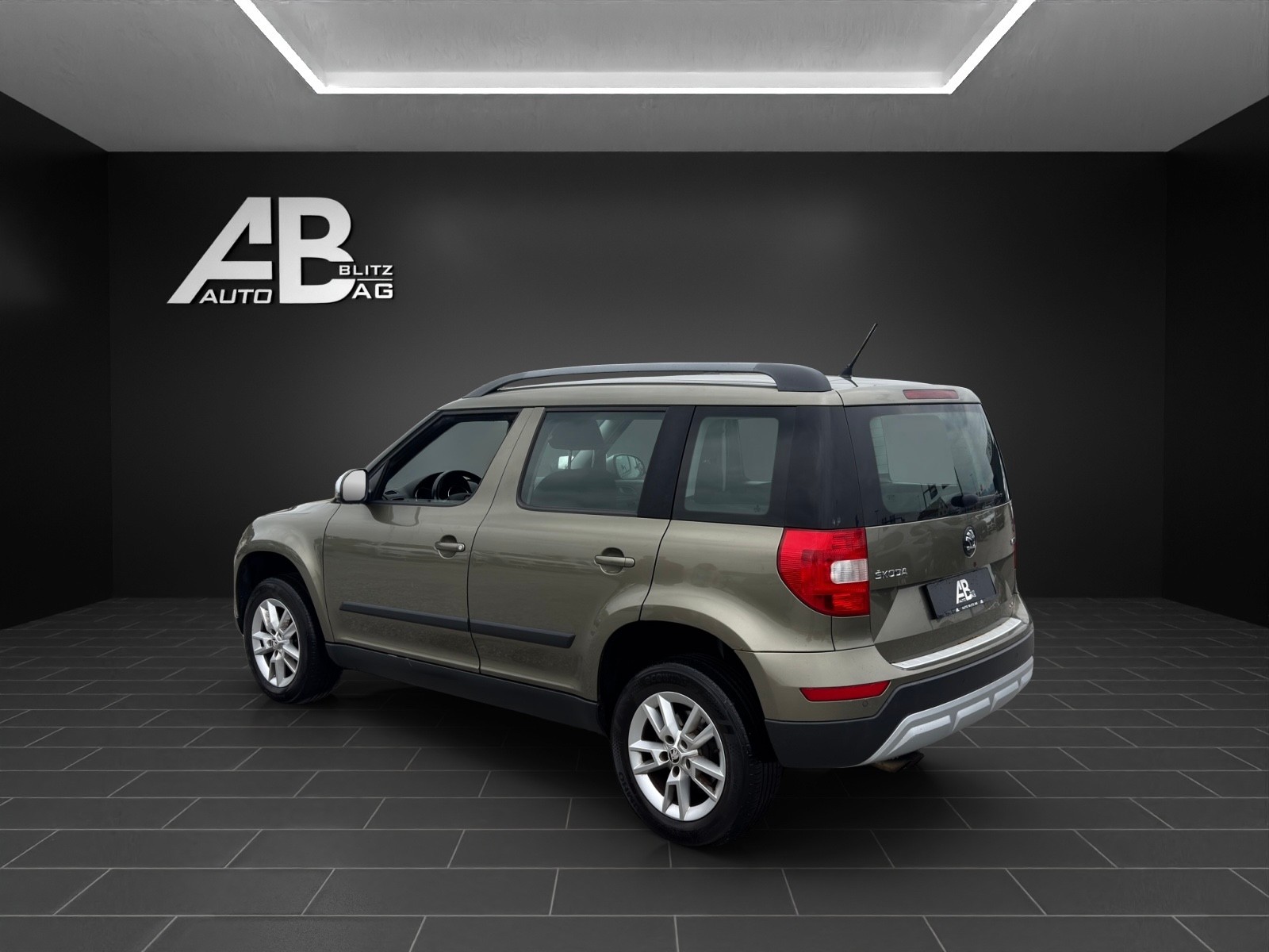 SKODA Yeti 2.0 TDI Active 4x4-image-2