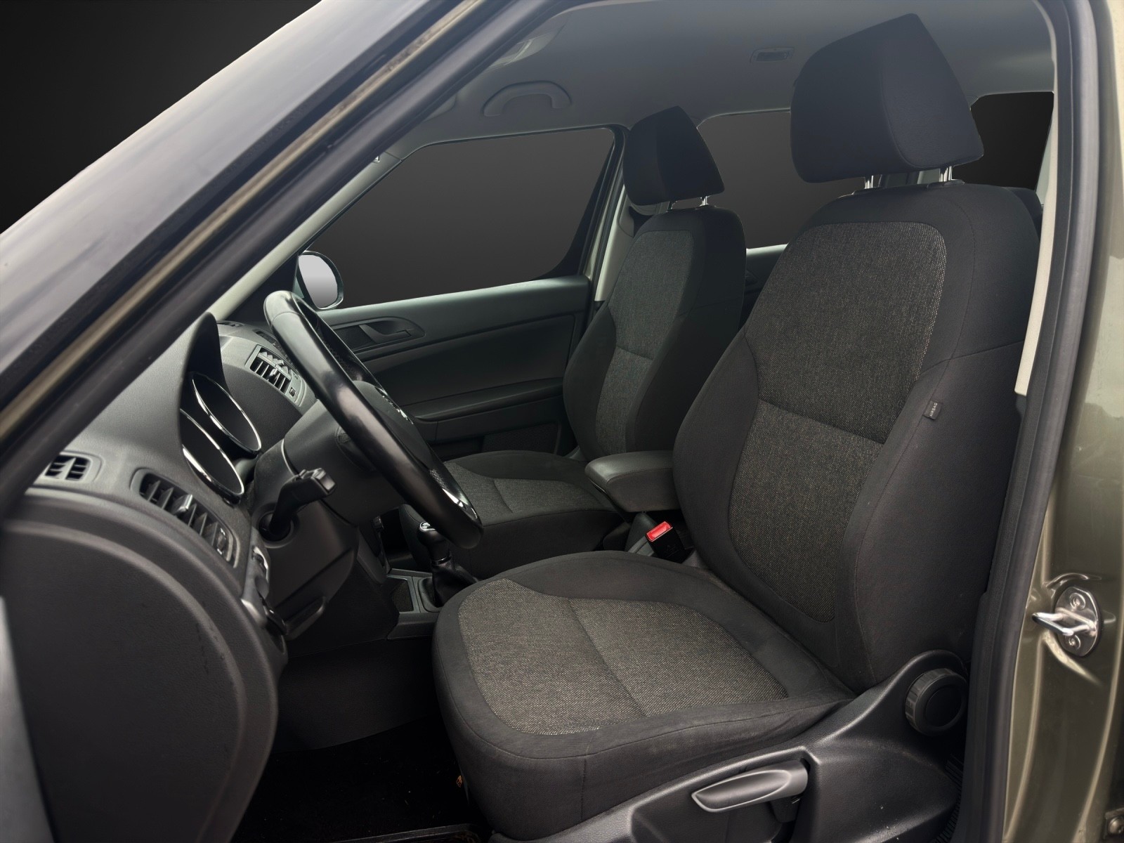 SKODA Yeti 2.0 TDI Active 4x4-image-6