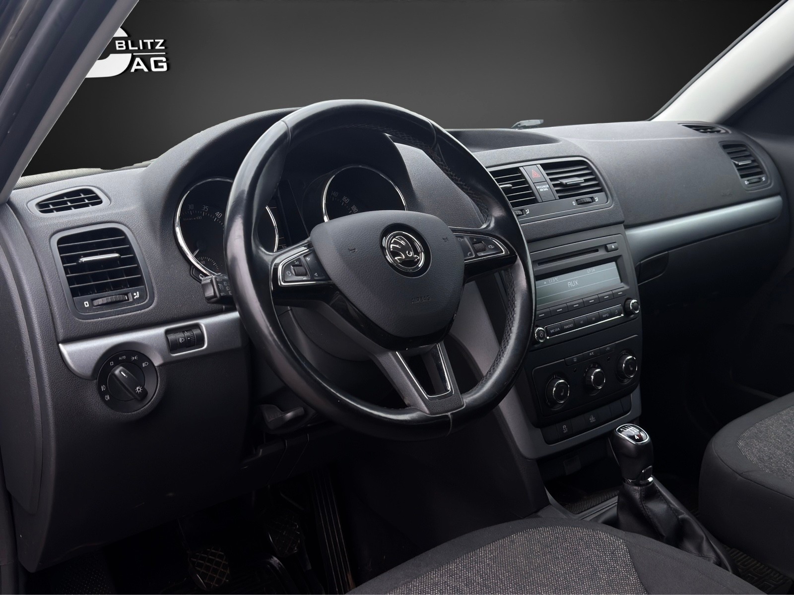 SKODA Yeti 2.0 TDI Active 4x4-image-7