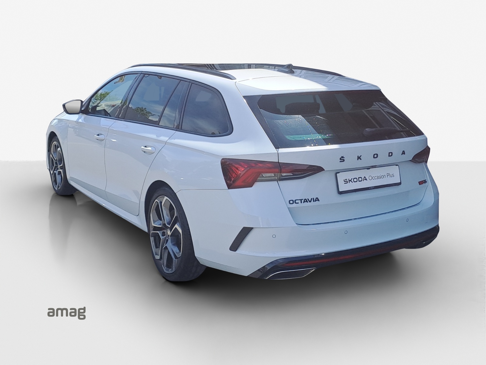 SKODA Octavia Combi 2.0 TSI DSG RS-image-2