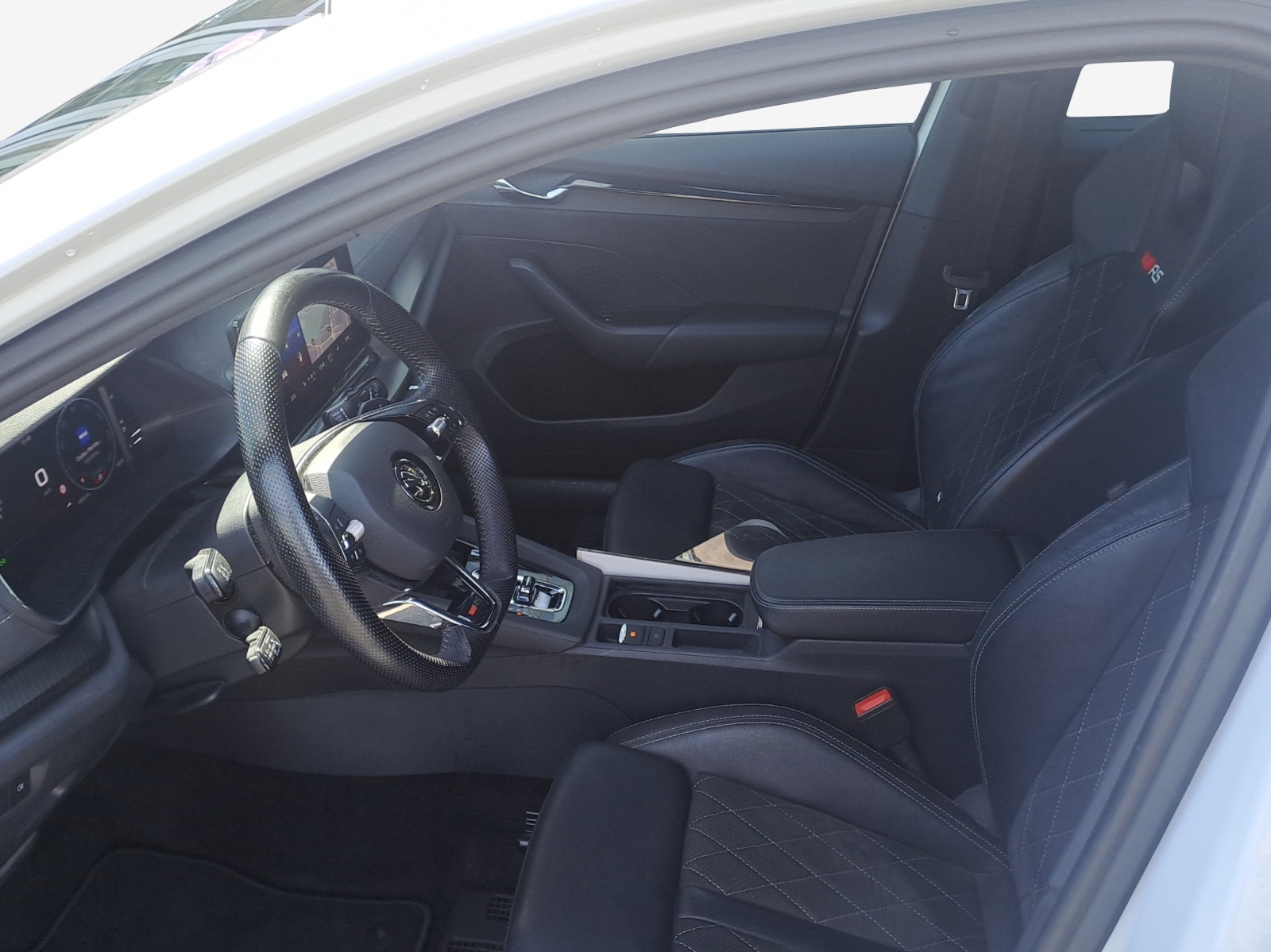 SKODA Octavia Combi 2.0 TSI DSG RS-image-7