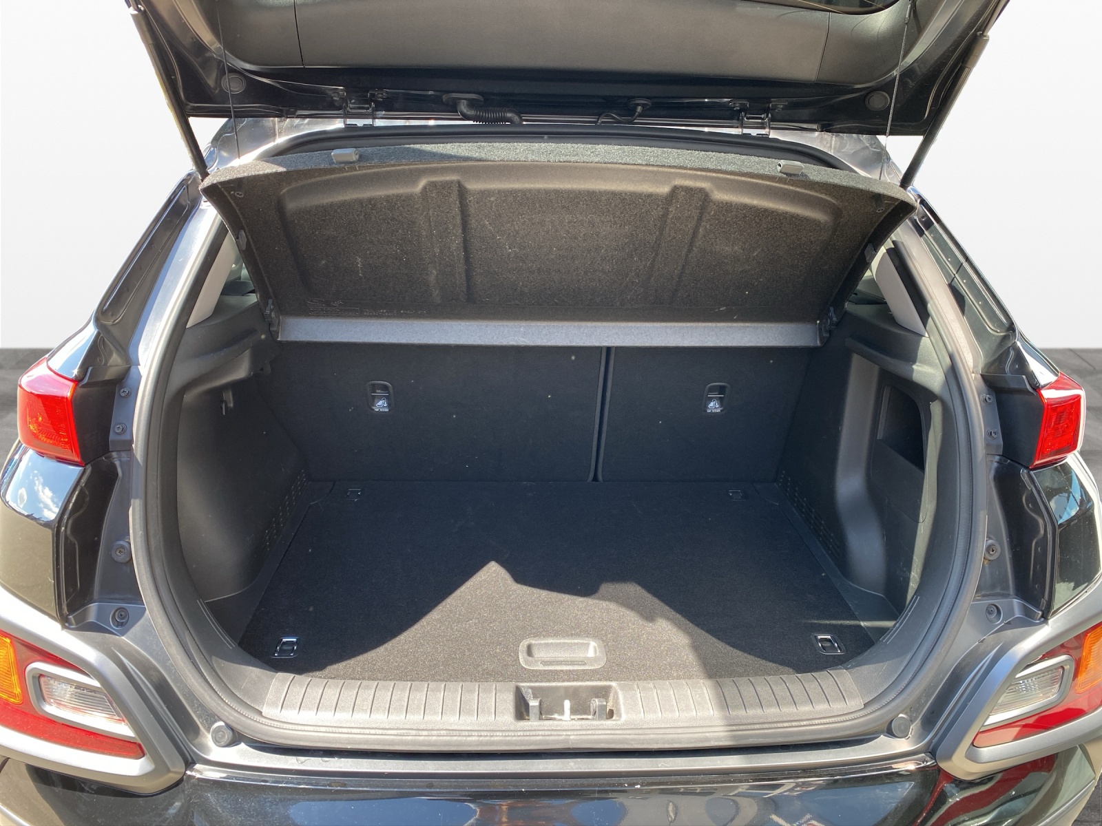 HYUNDAI Kona 1.6 T-GDi Launch 4WD-image-15