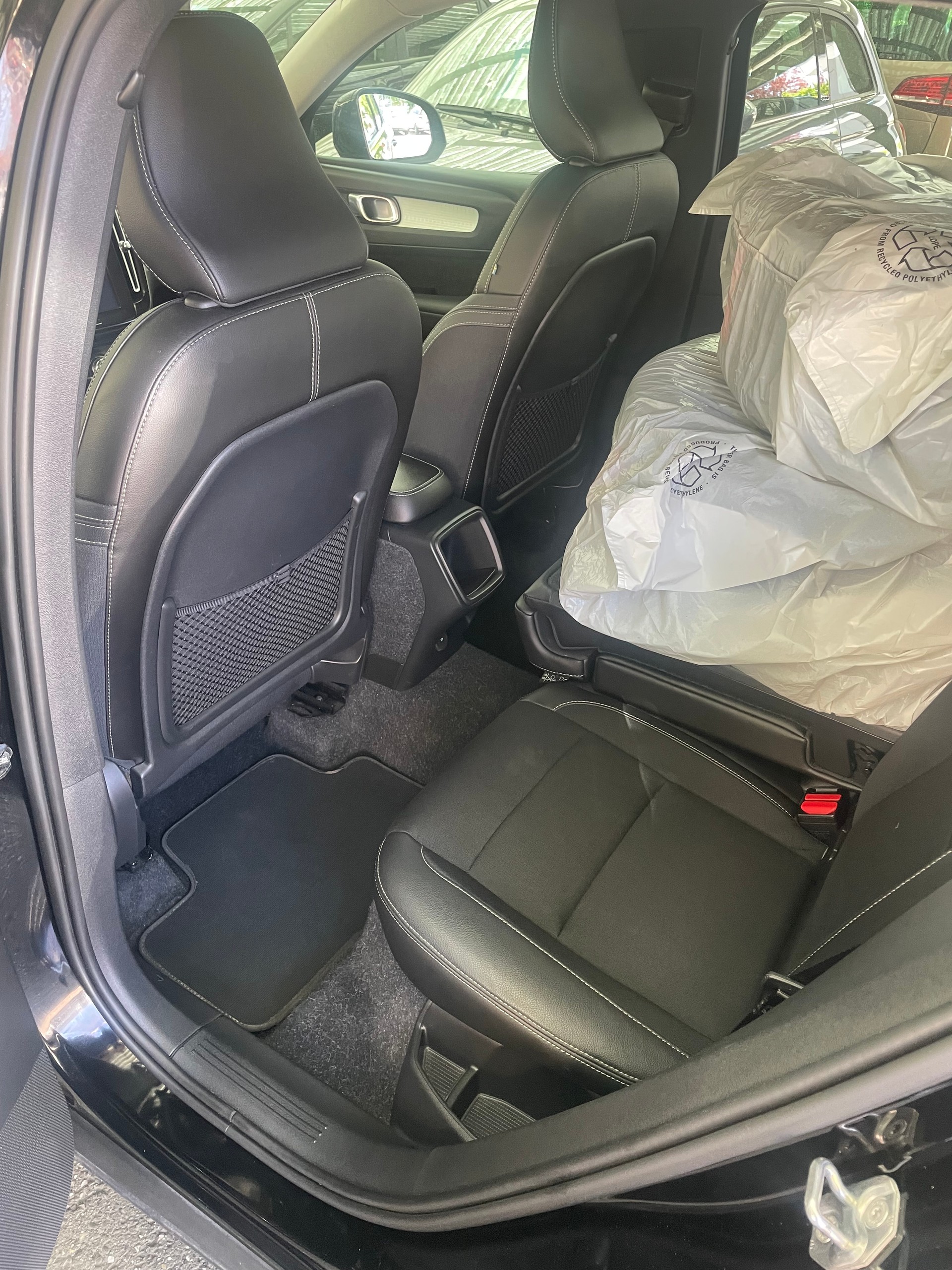 VOLVO XC40 D3 AWD Momentum Geartronic-image-8