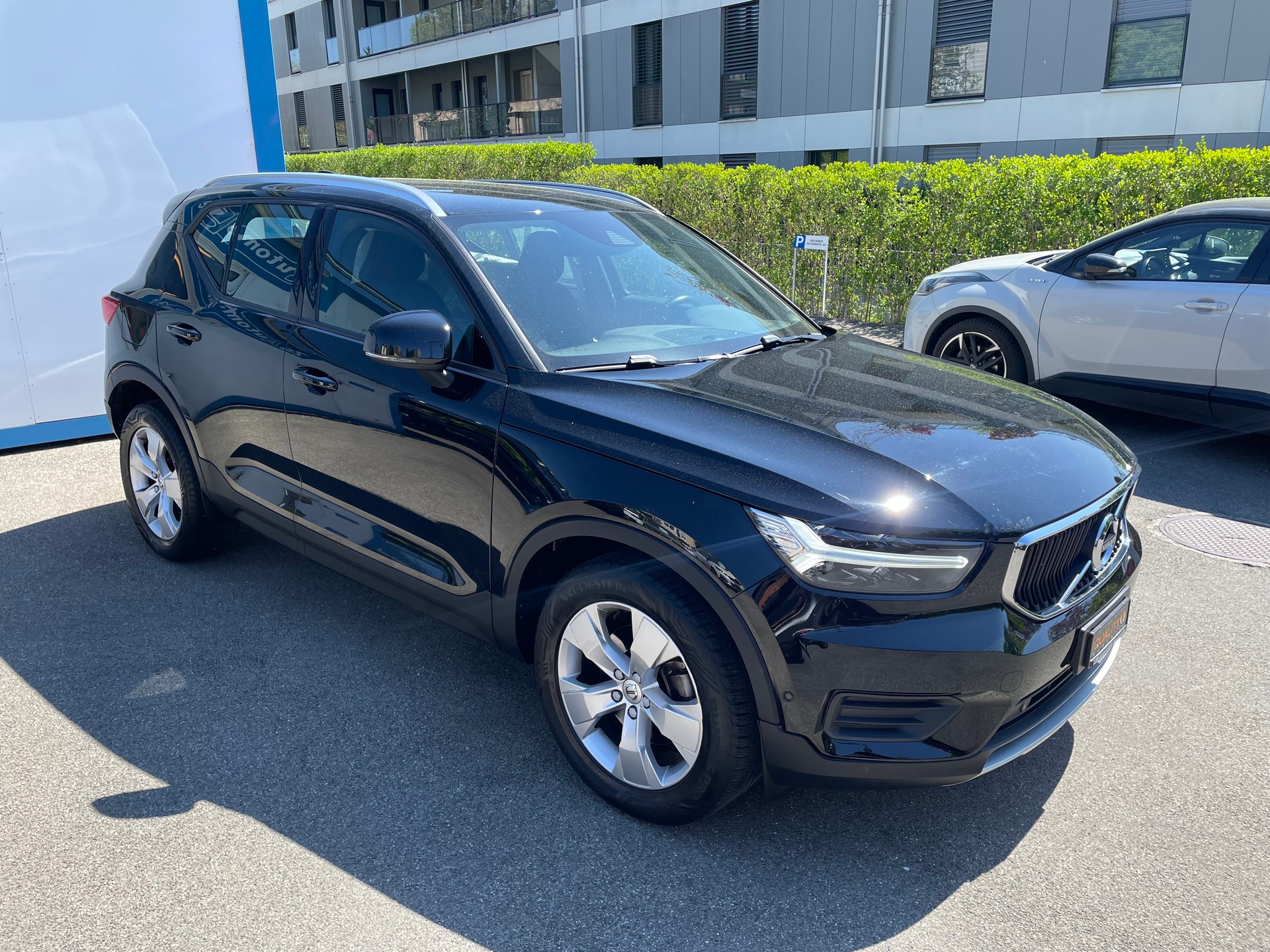 VOLVO XC40 D3 AWD Momentum Geartronic-image-4