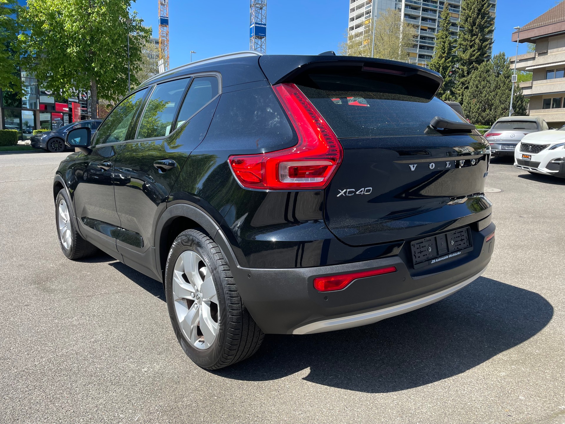 VOLVO XC40 D3 AWD Momentum Geartronic-image-2