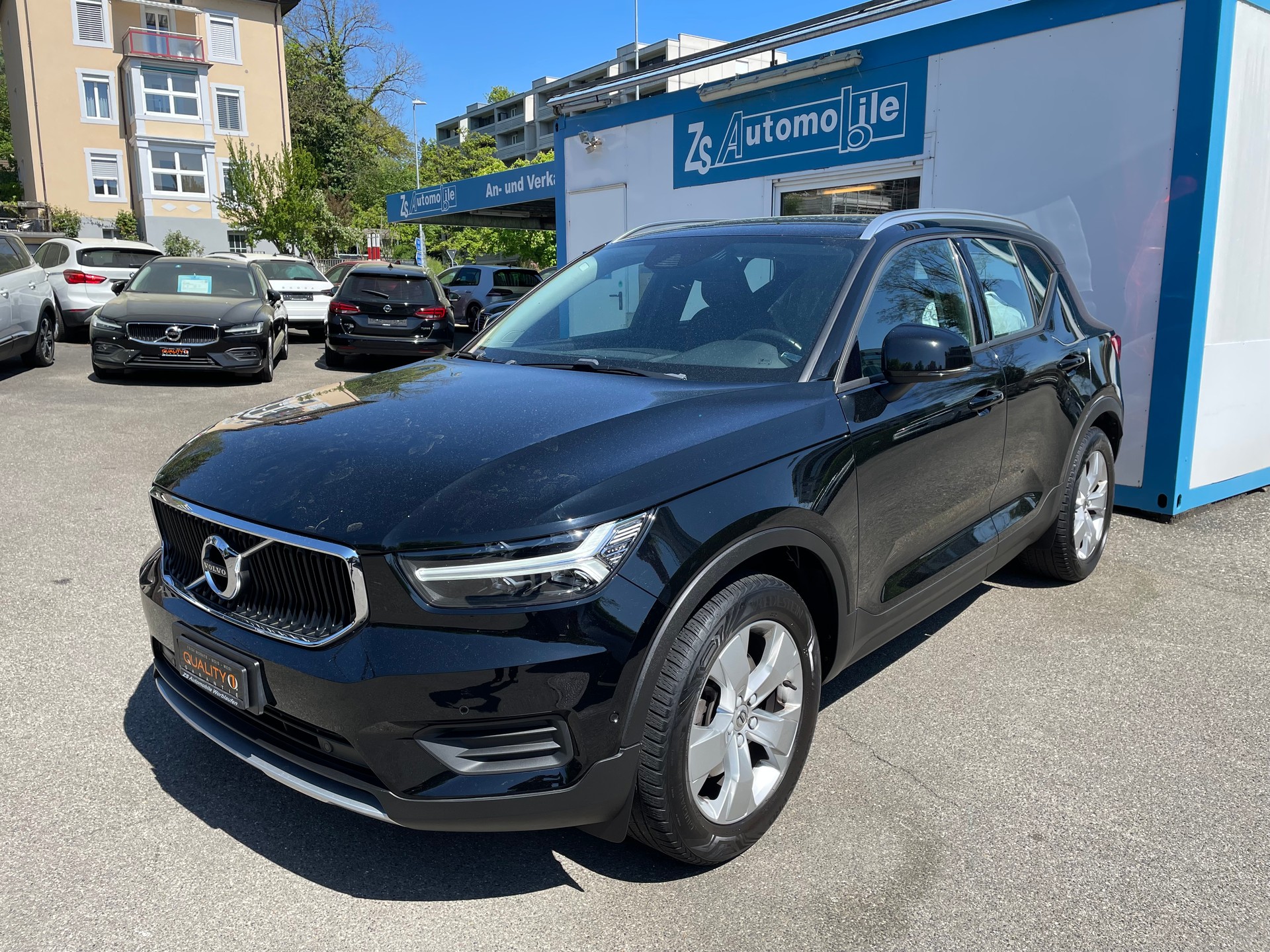 VOLVO XC40 D3 AWD Momentum Geartronic-image-0