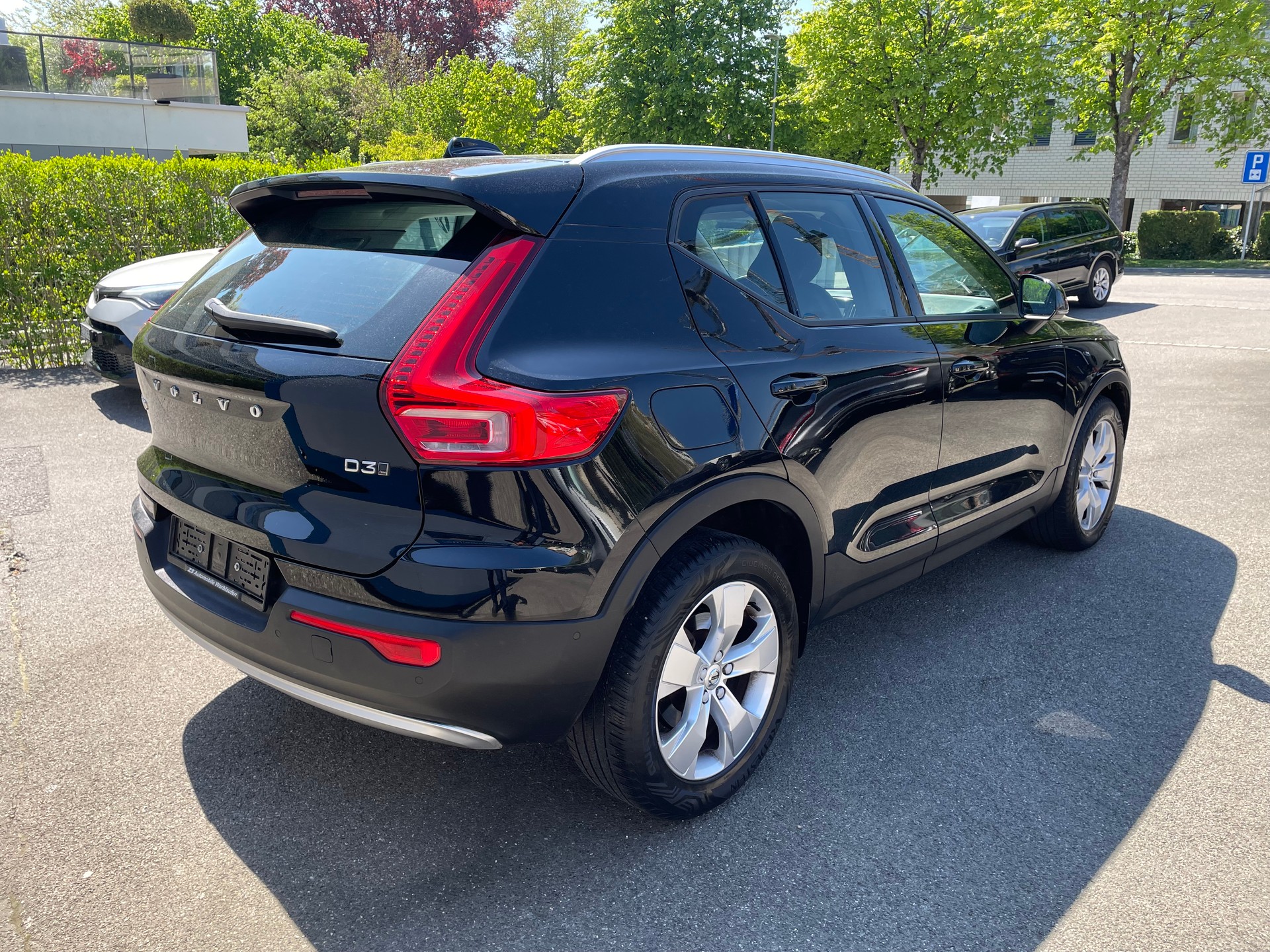 VOLVO XC40 D3 AWD Momentum Geartronic-image-3