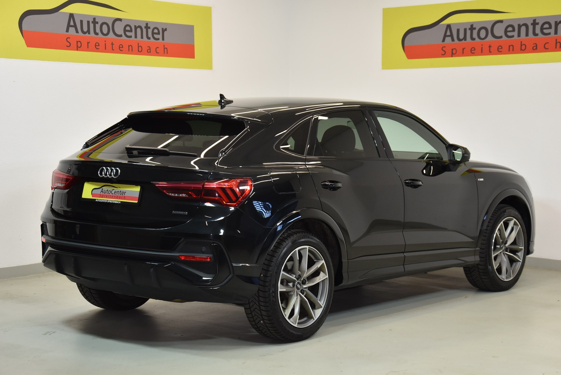 AUDI Q3 Sportback 40 TFSI S line quattro S-tronic-image-13