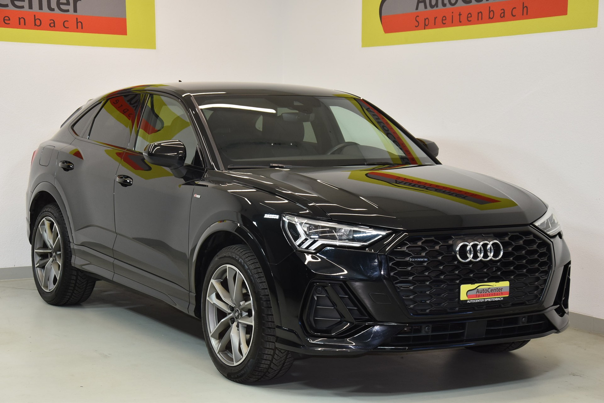 AUDI Q3 Sportback 40 TFSI S line quattro S-tronic-image-0