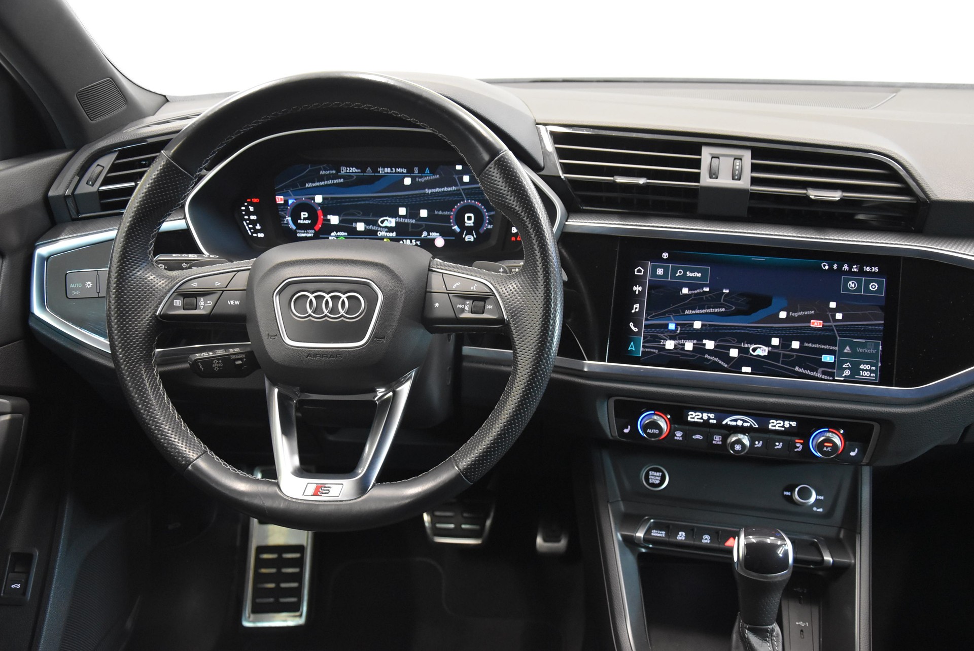 AUDI Q3 Sportback 40 TFSI S line quattro S-tronic-image-5