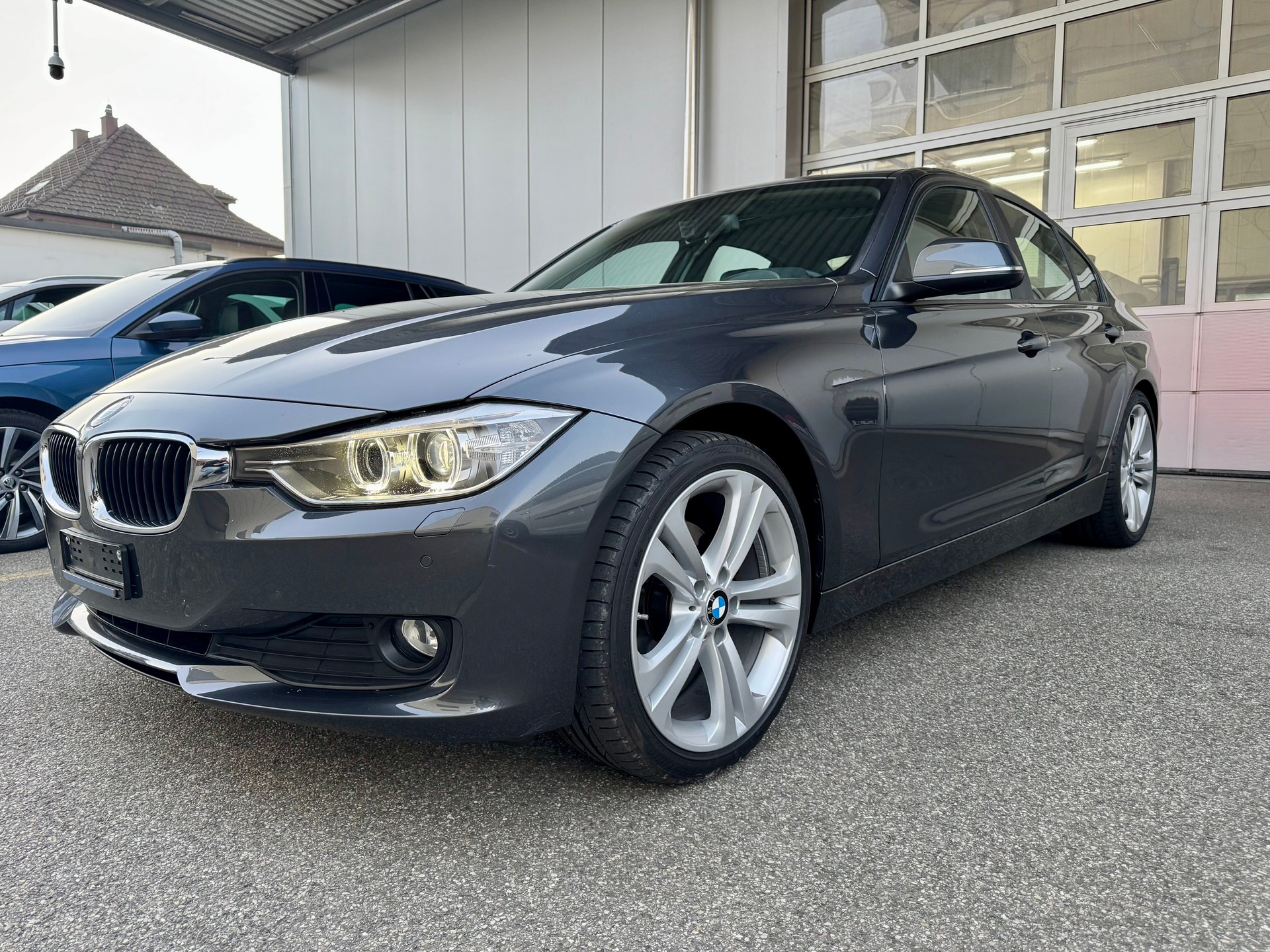 BMW 320d Sport Line Steptronic-image-0