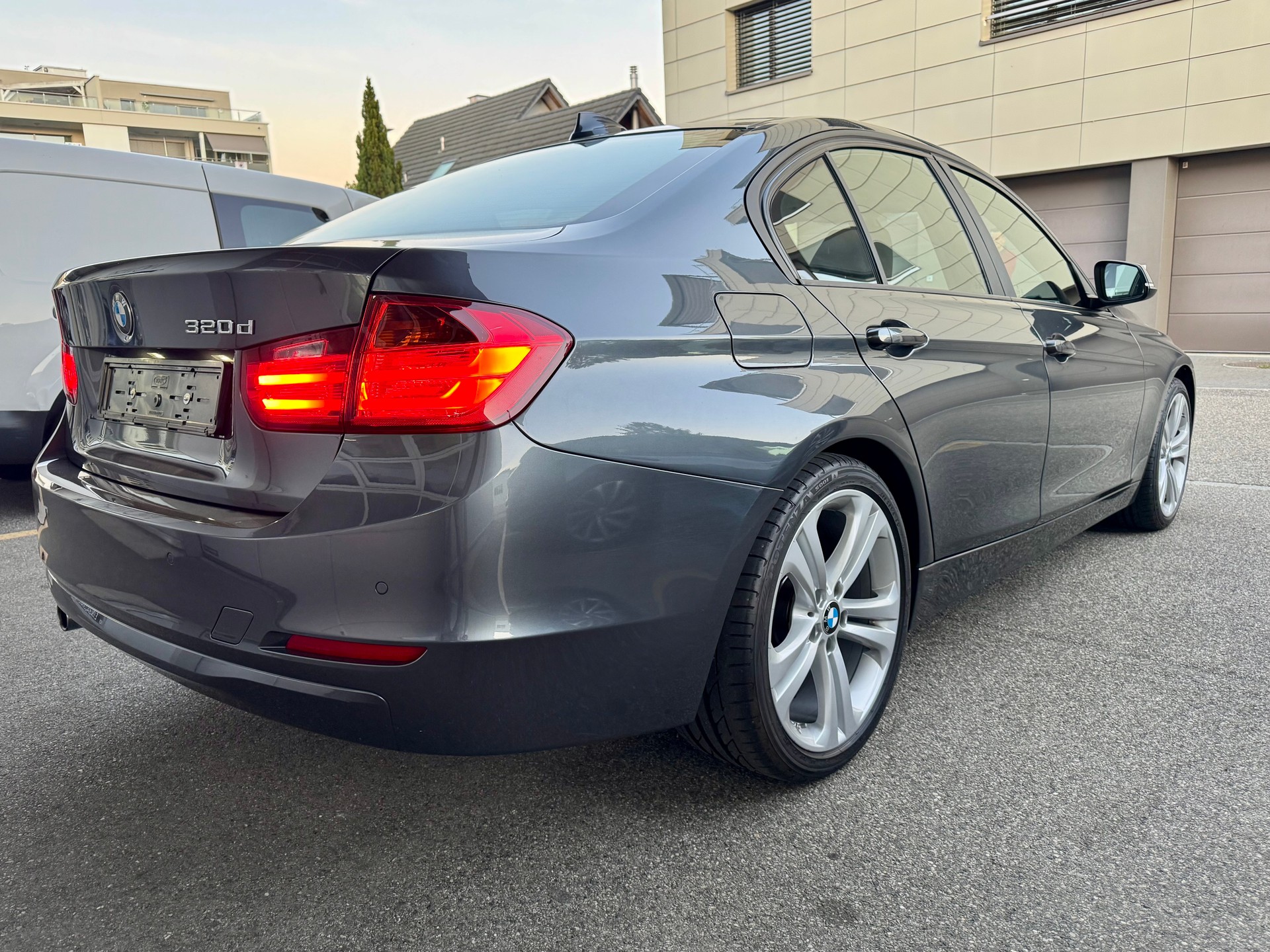 BMW 320d Sport Line Steptronic-image-3