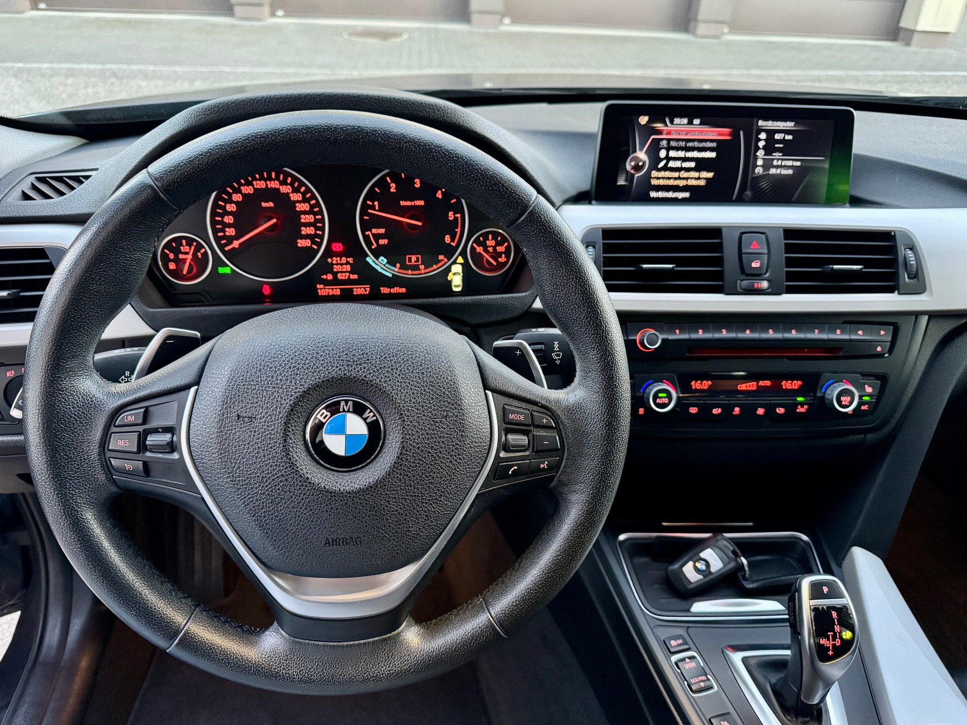 BMW 320d Sport Line Steptronic-image-6