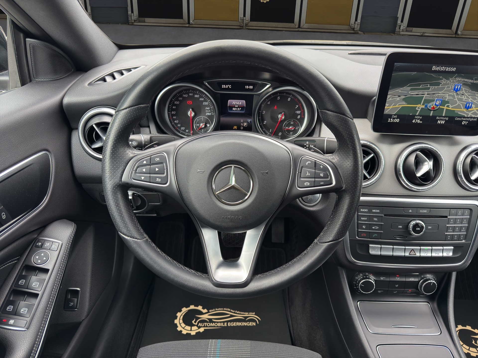 MERCEDES-BENZ CLA 200 Urban-image-11