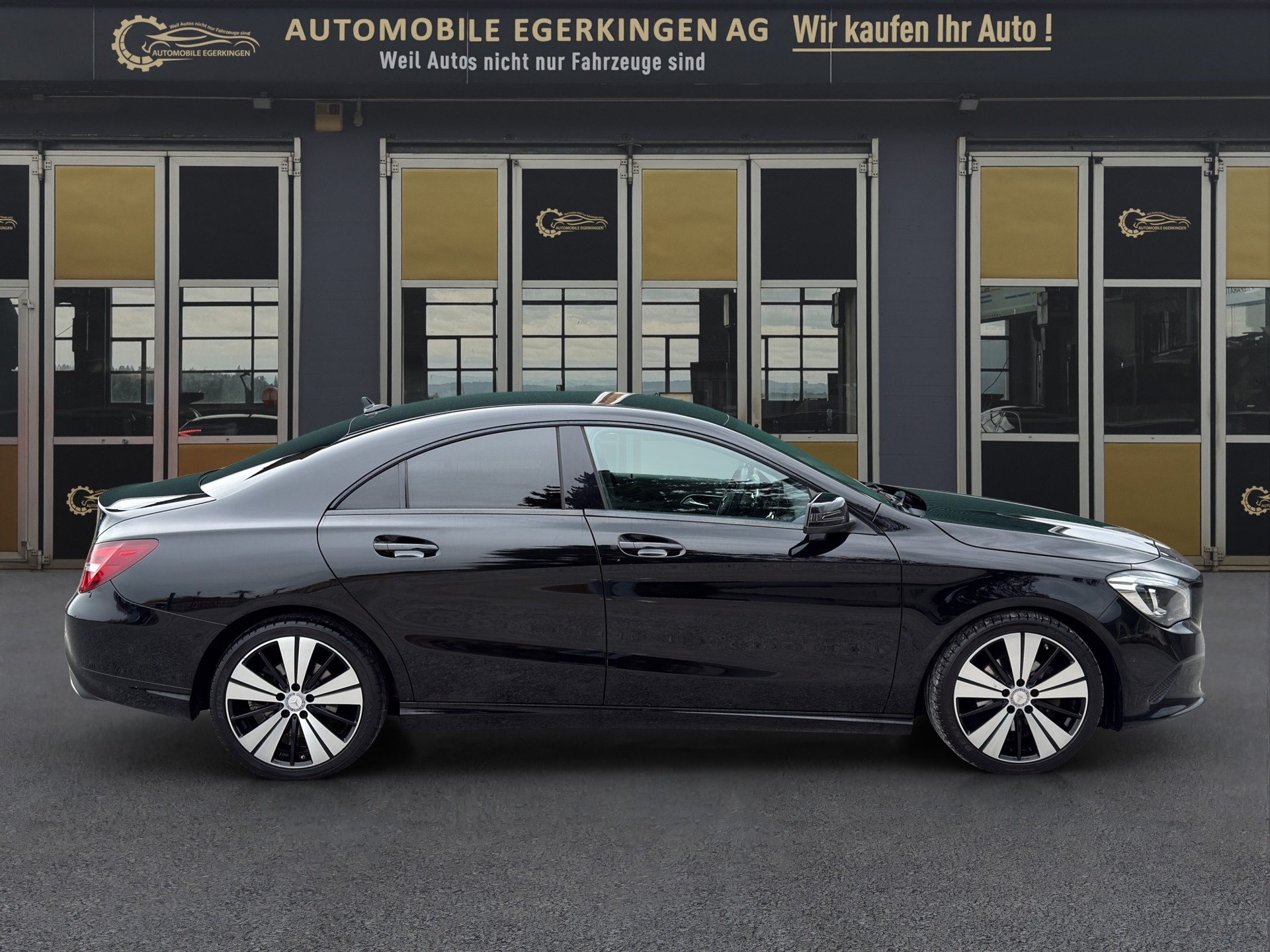 MERCEDES-BENZ CLA 200 Urban-image-3