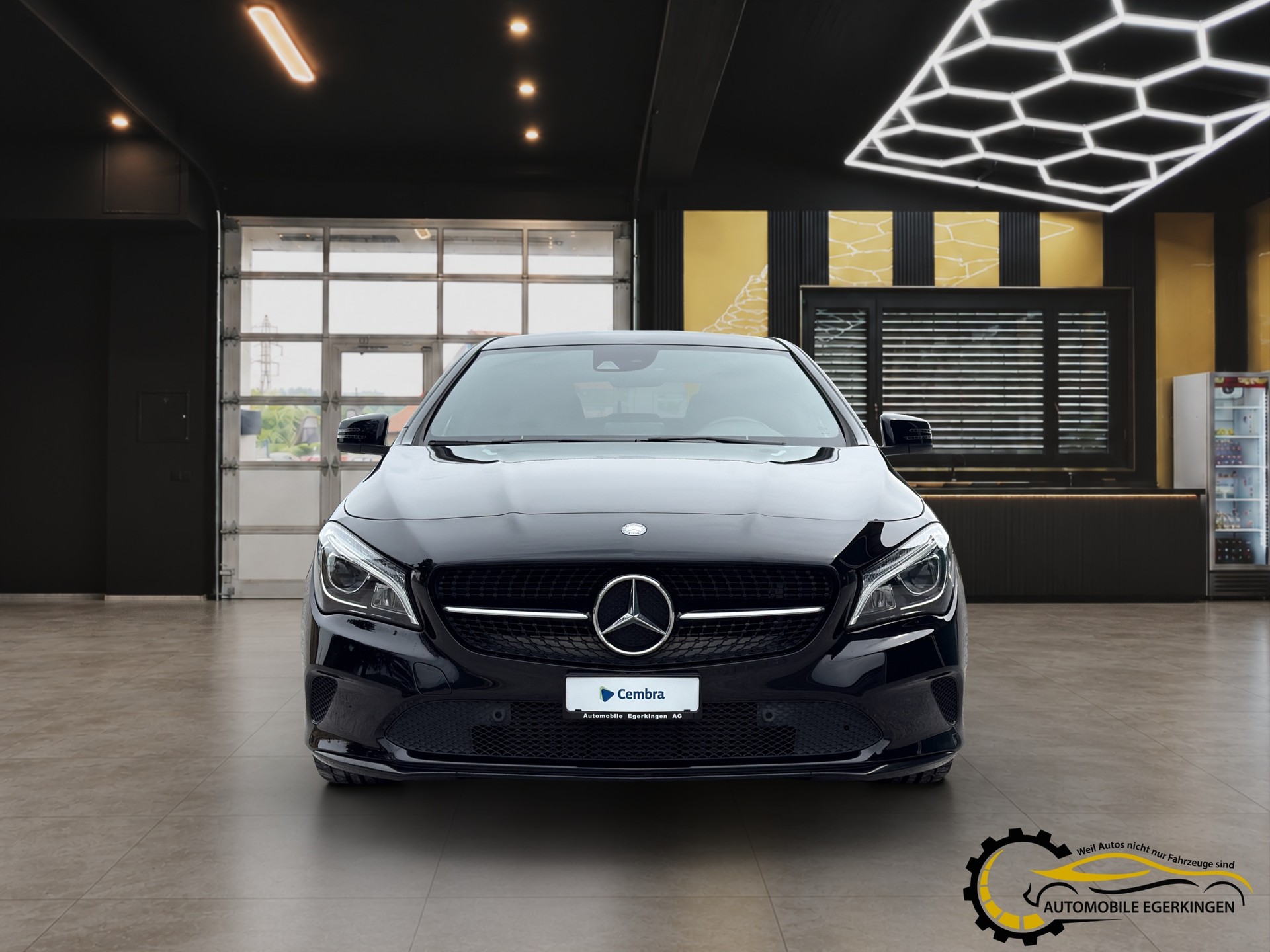 MERCEDES-BENZ CLA 200 Urban-image-1