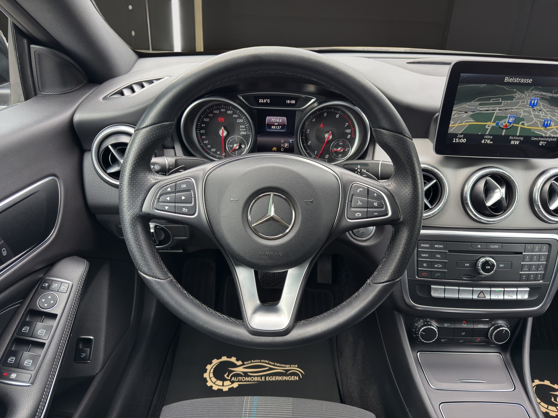 MERCEDES-BENZ CLA 200 Urban-image-11