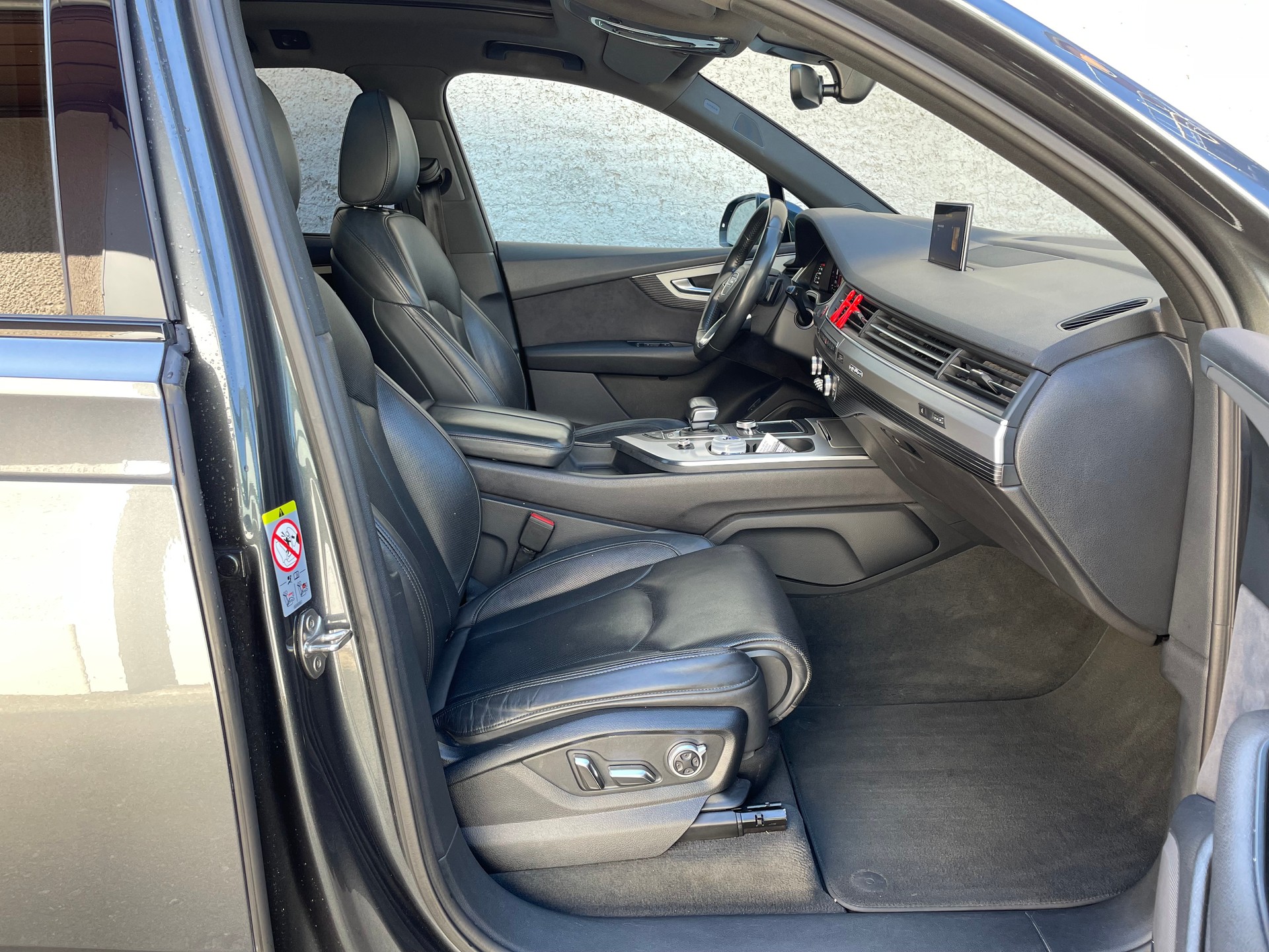 AUDI 4.0 V8 TDI quattro T-Tronic-image-15