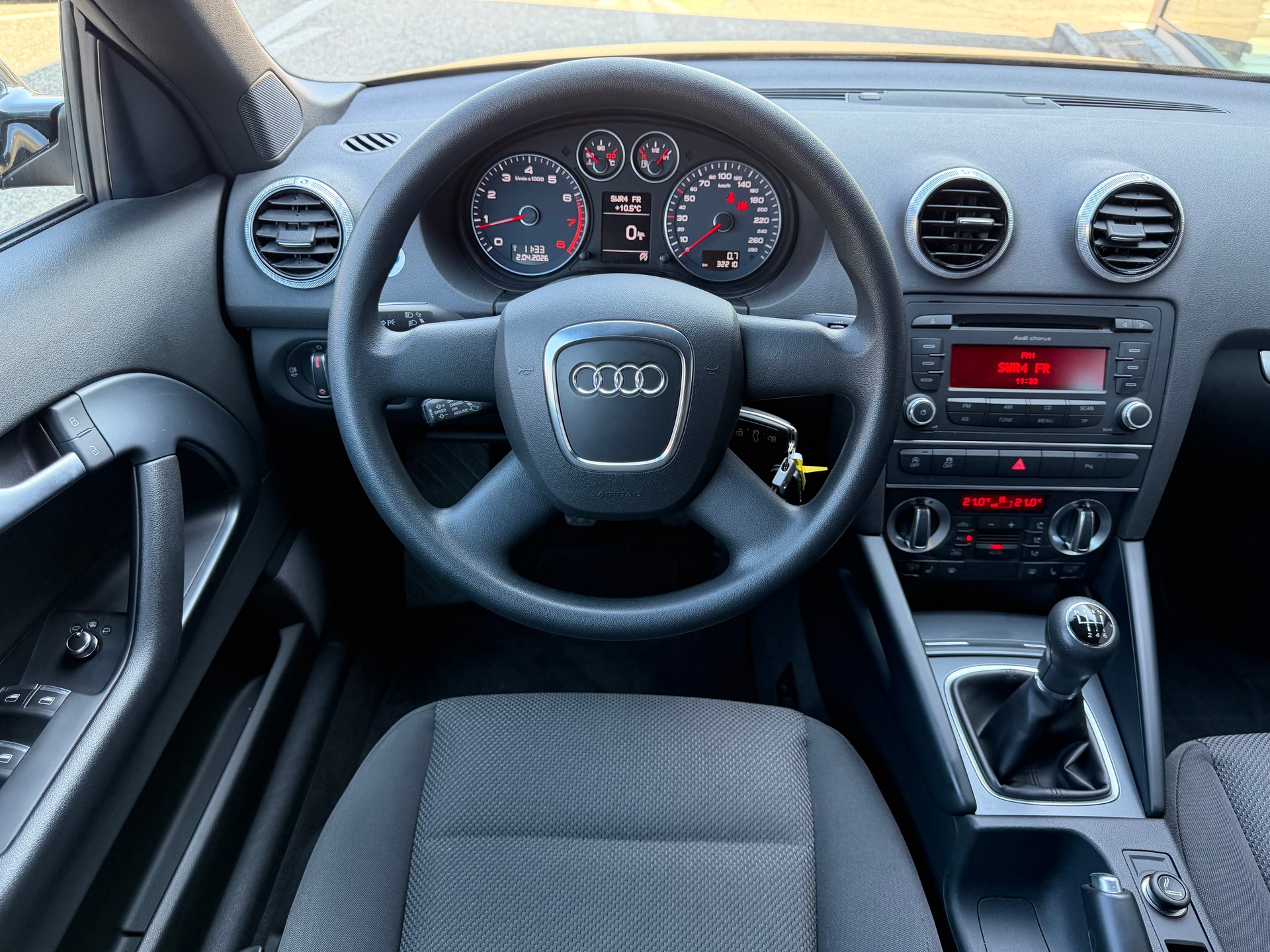 AUDI A3 Cabriolet 1.2 TFSI Attraction-image-10