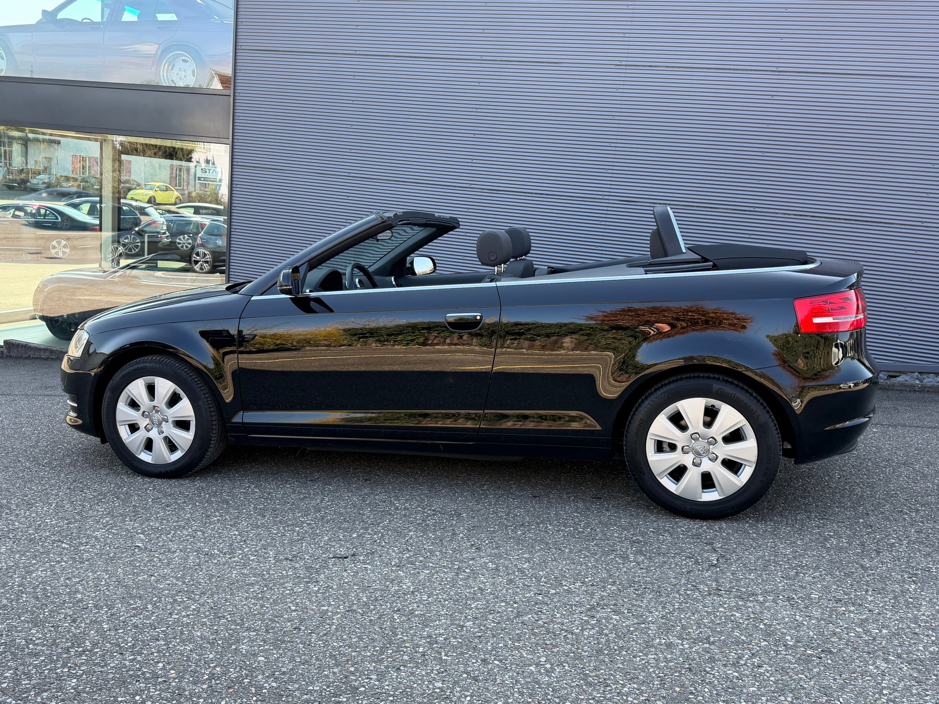 AUDI A3 Cabriolet 1.2 TFSI Attraction-image-18