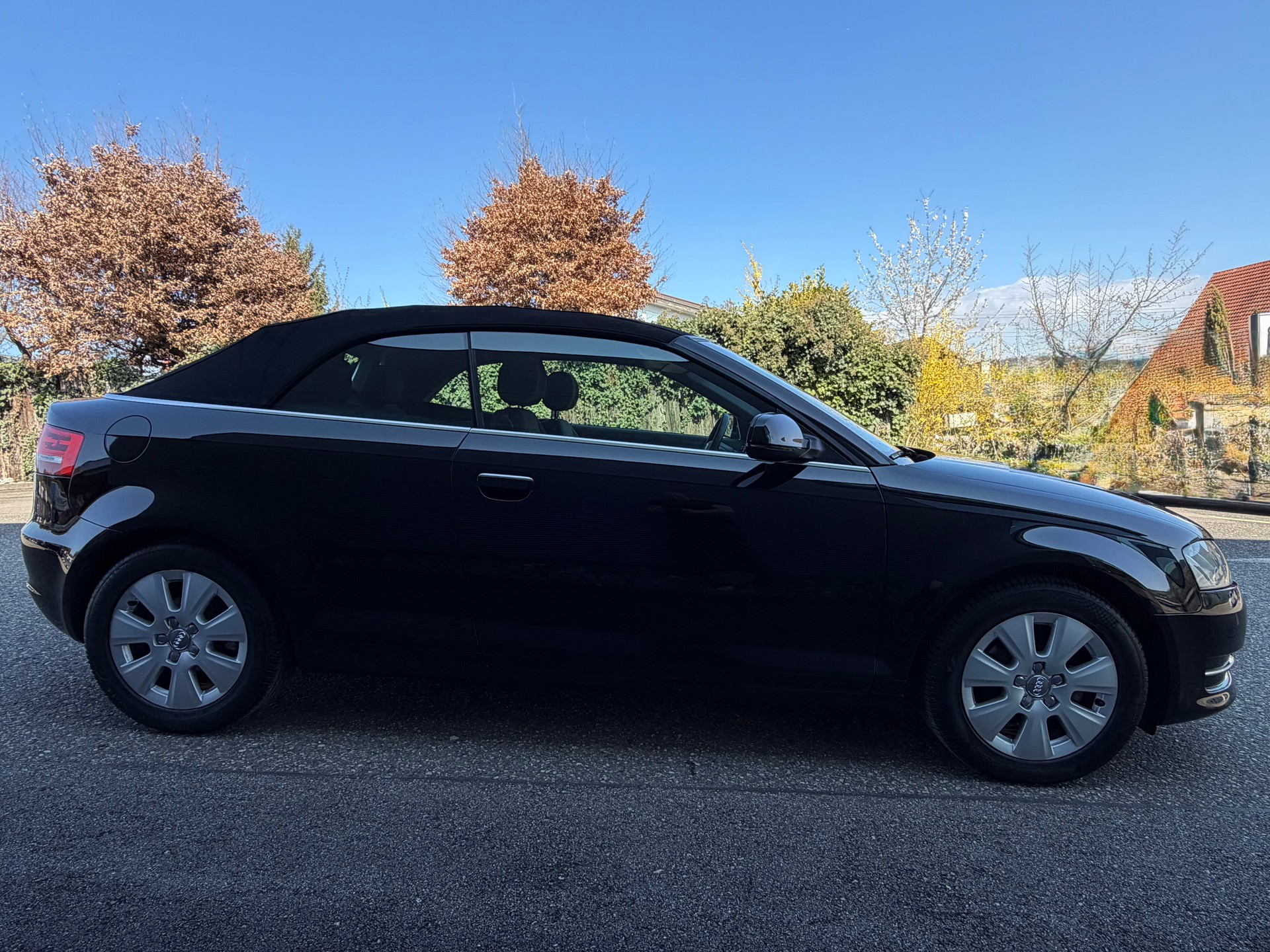 AUDI A3 Cabriolet 1.2 TFSI Attraction-showroom-element-1