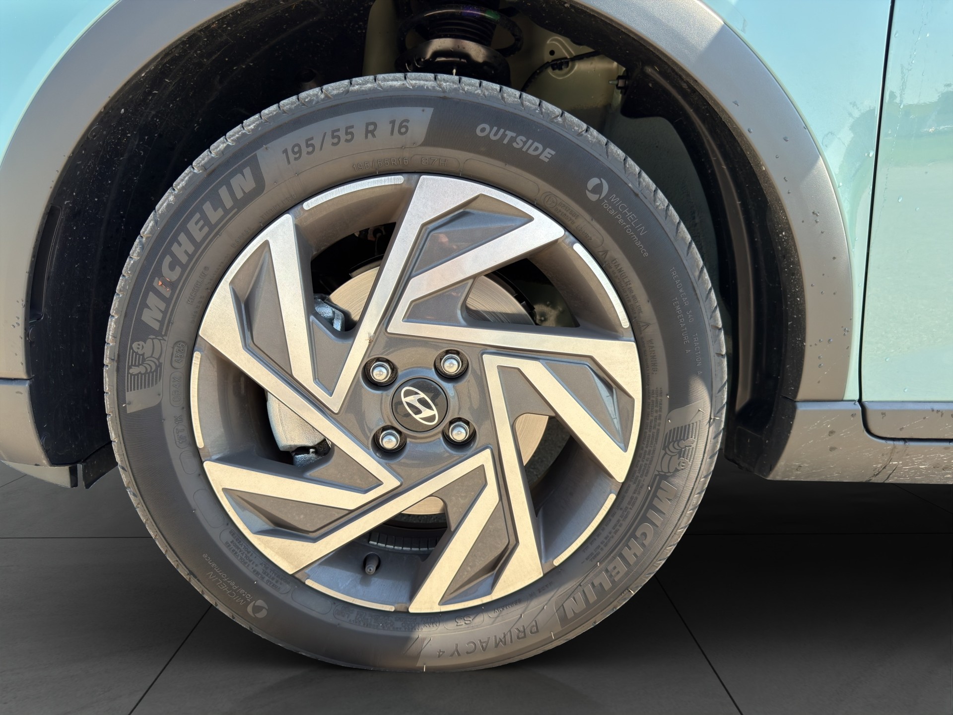 HYUNDAI Bayon 1.0 T-GDi Amplia DCT-image-12