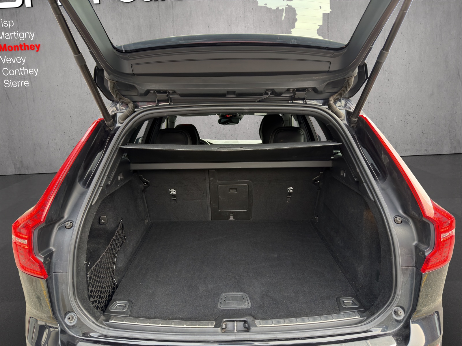 Image VOLVO XC60 XC60 B6 Benzin Mild Hybrid AWD R-Design Geartronic