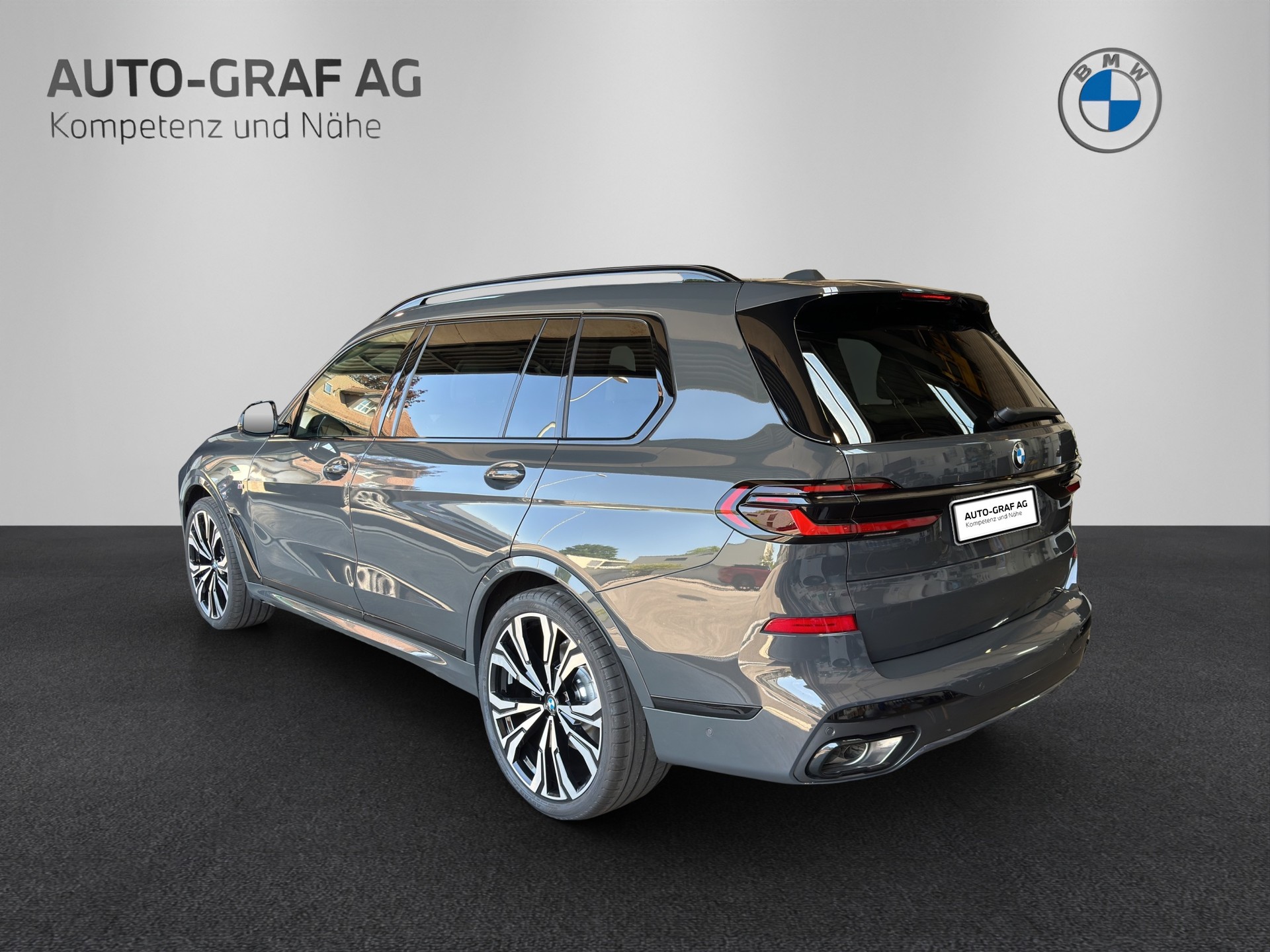 BMW X7 40i xDrive M Sport Pro (7-Plätzer)-showroom-element-2