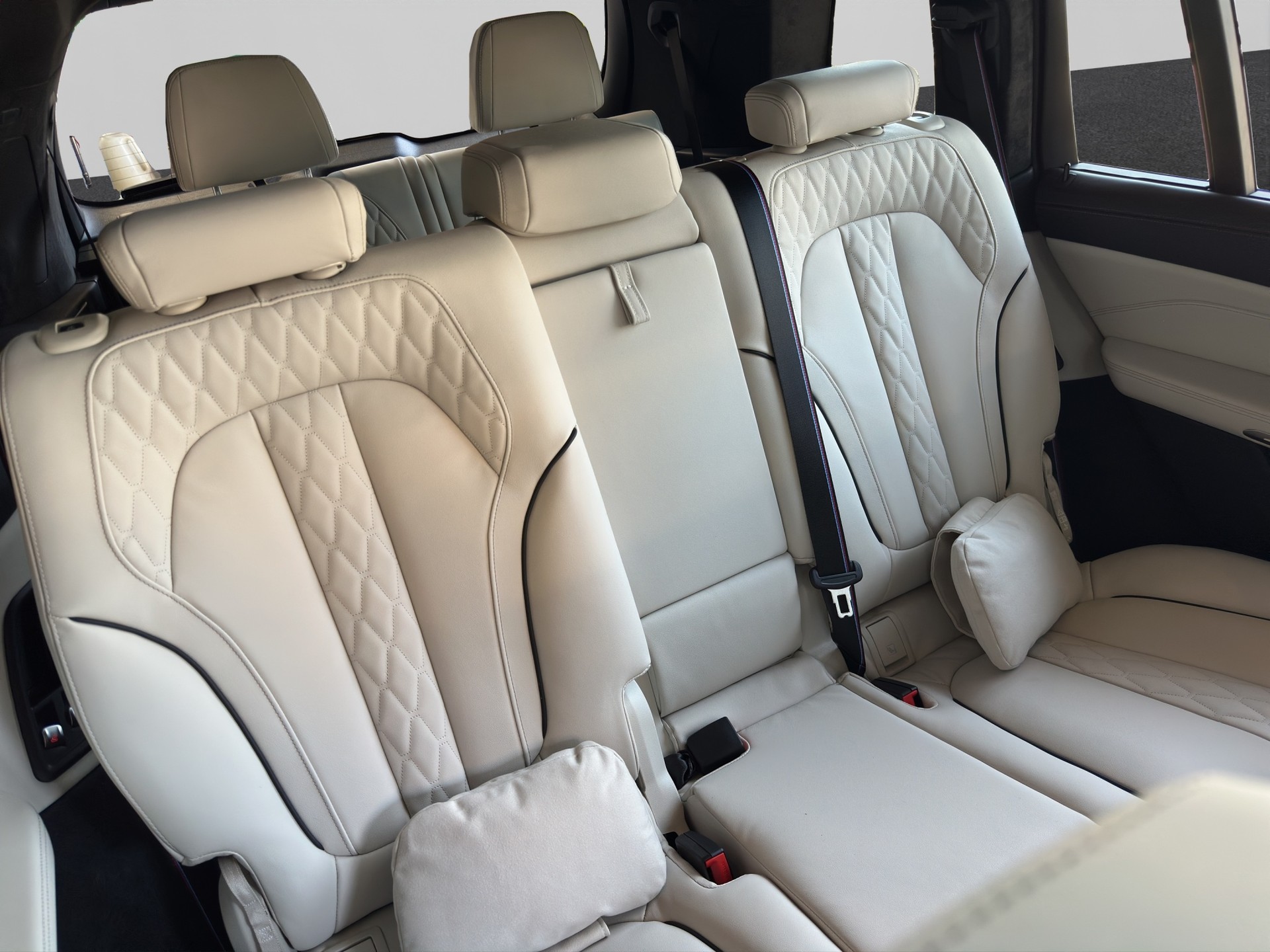 BMW X7 40i xDrive M Sport Pro (7-Plätzer)-image-17