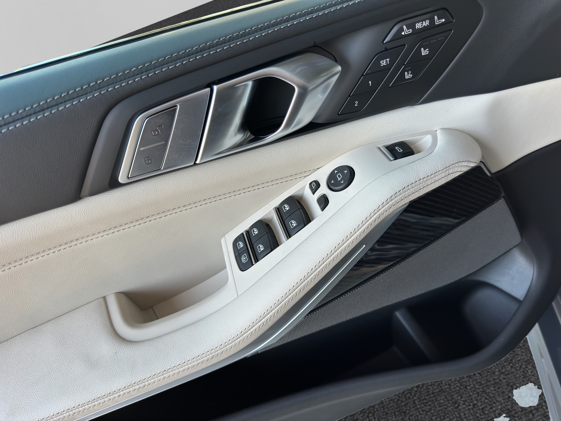 BMW X7 40i xDrive M Sport Pro (7-Plätzer)-image-12
