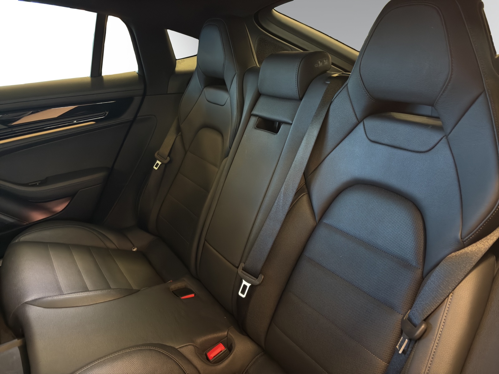 PORSCHE Panamera 4 PDK-image-9