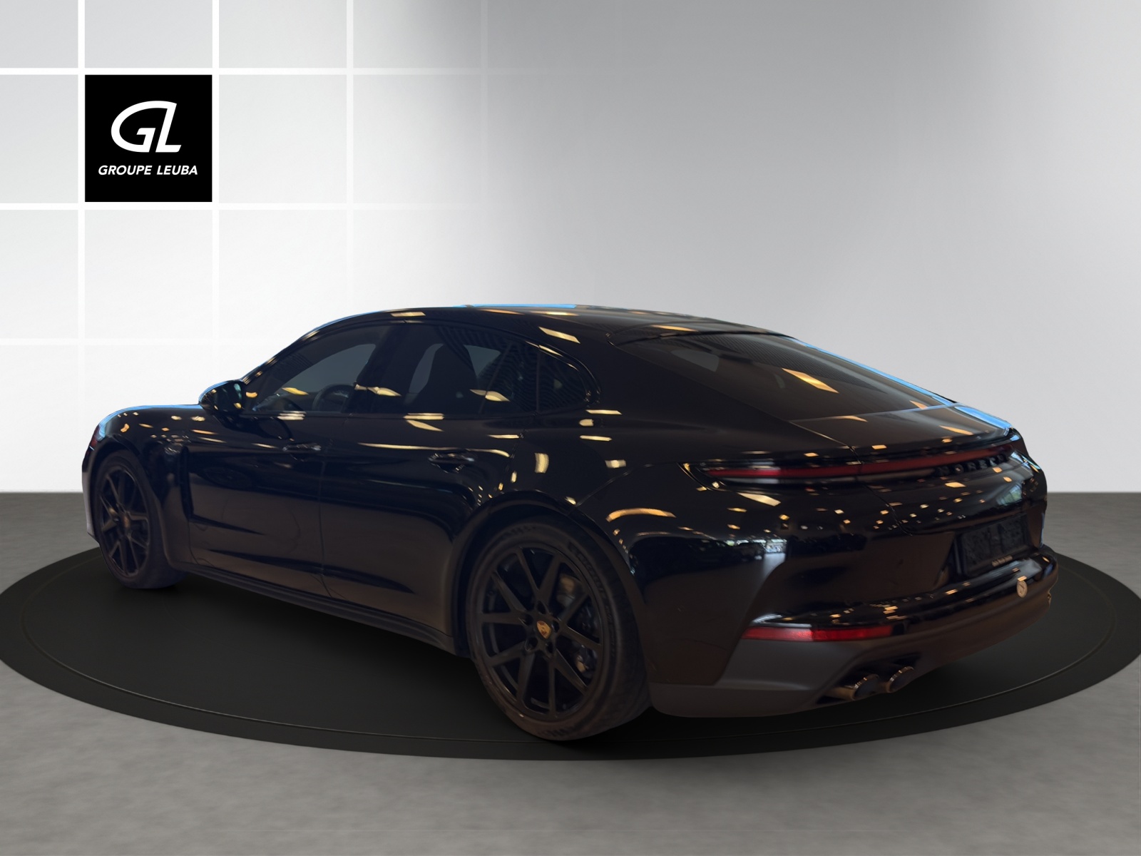 PORSCHE Panamera 4 PDK-image-3
