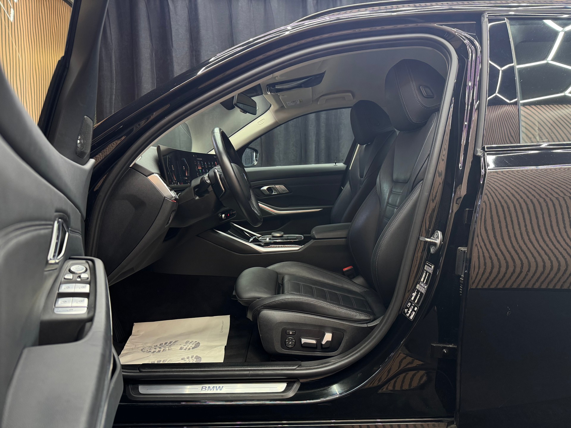 BMW 320d xDrive Touring | 1 Jahr Garantie | Facelift | *ab CHF 279.-/ Monat*-image-10