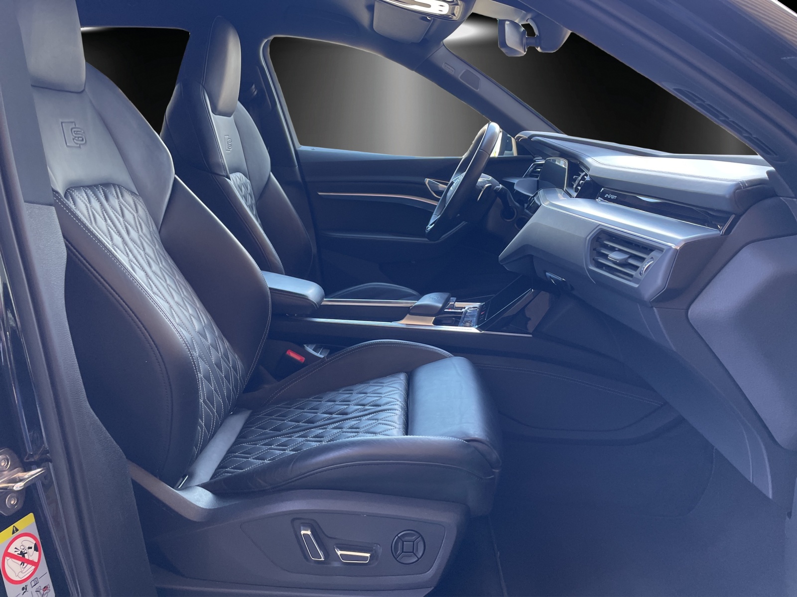 AUDI e-tron S quattro-image-8