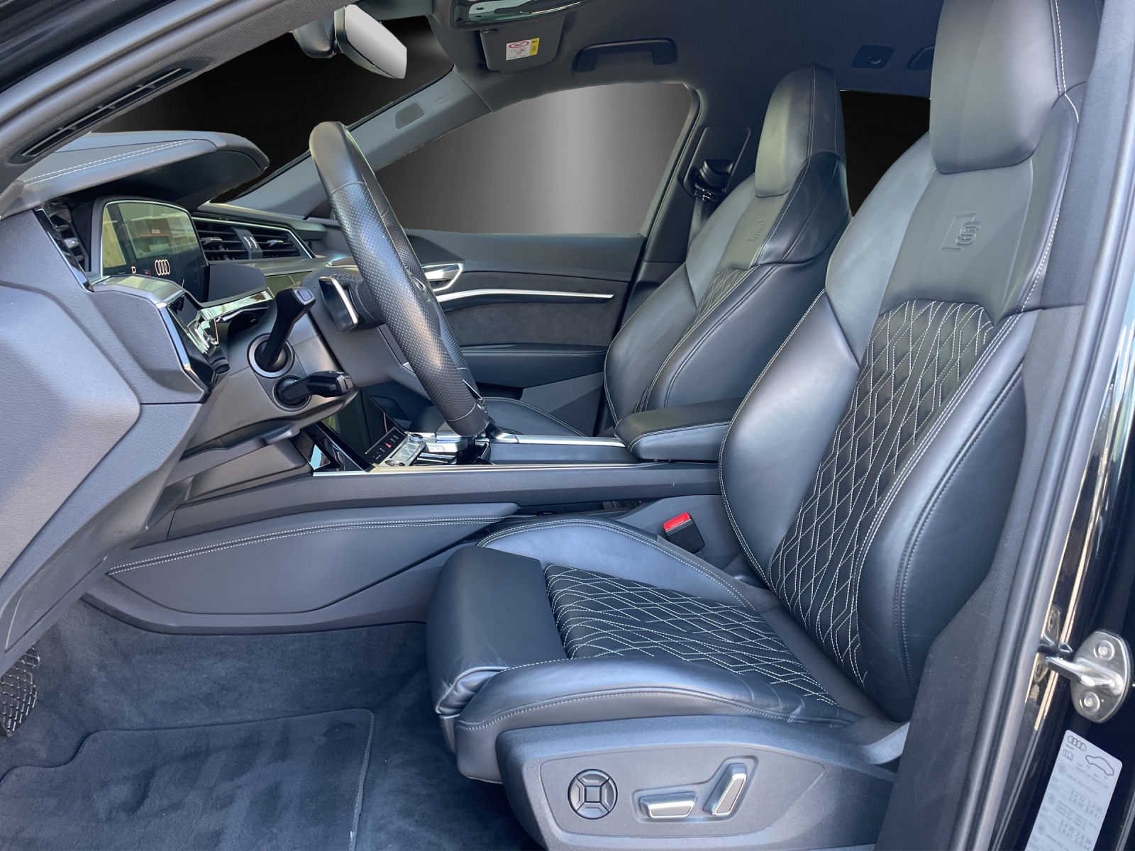 AUDI e-tron S quattro-image-9