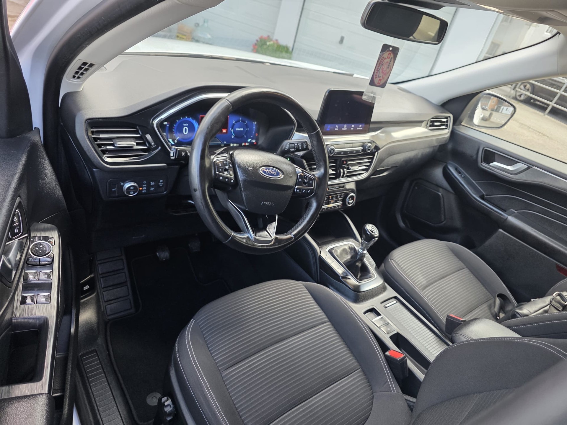 FORD Kuga 1.5 TDCi Titanium 2WD-image-4