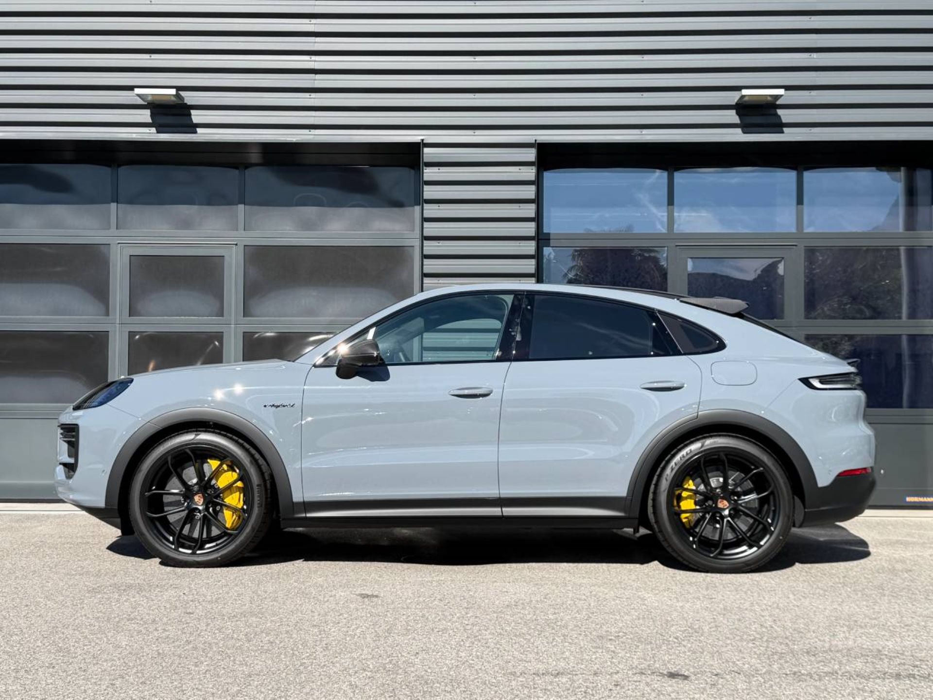 PORSCHE Cayenne Turbo E-Hybrid Coupé con pacchetto-GT-image-1