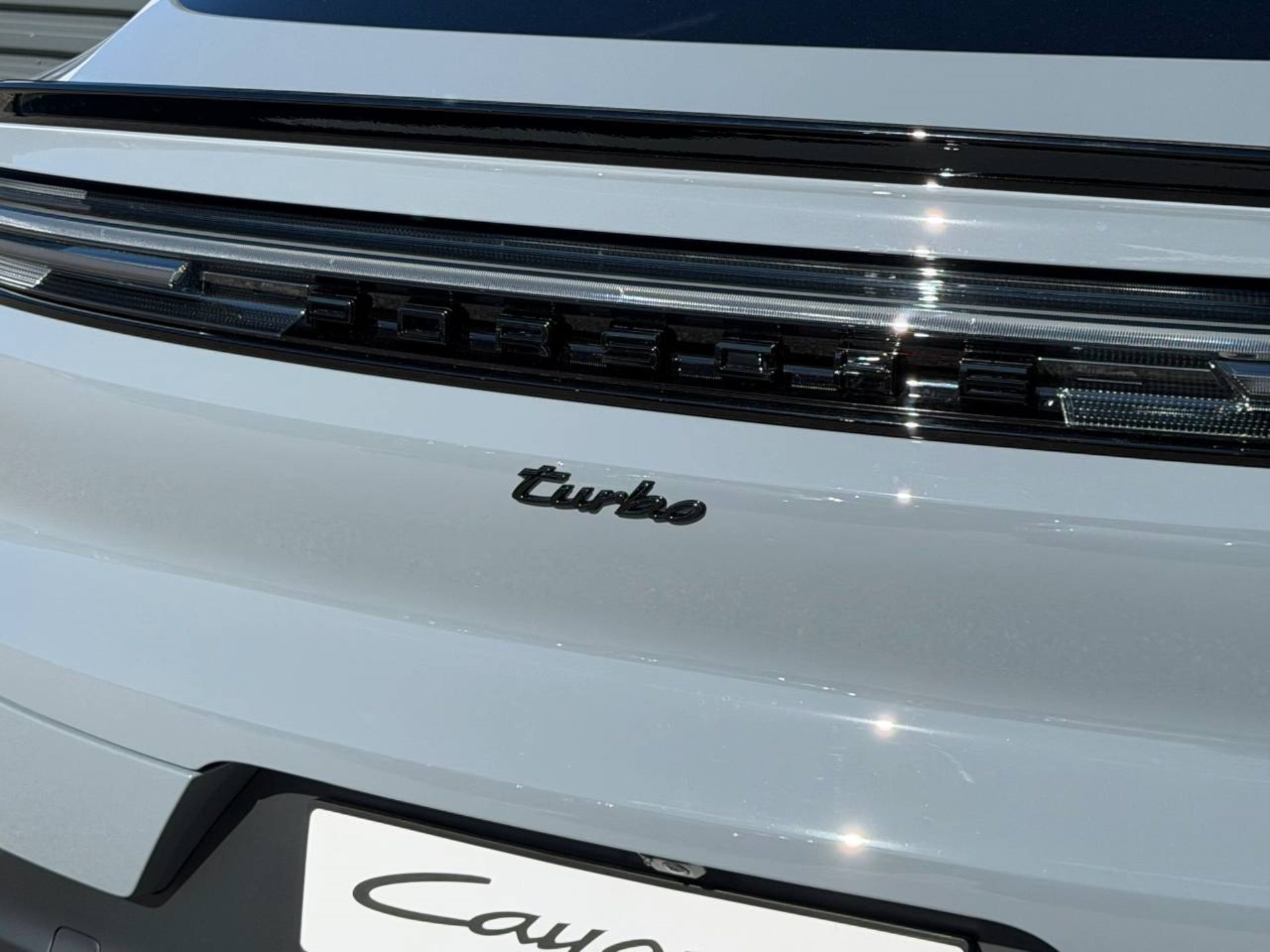PORSCHE Cayenne Turbo E-Hybrid Coupé con pacchetto-GT-image-12