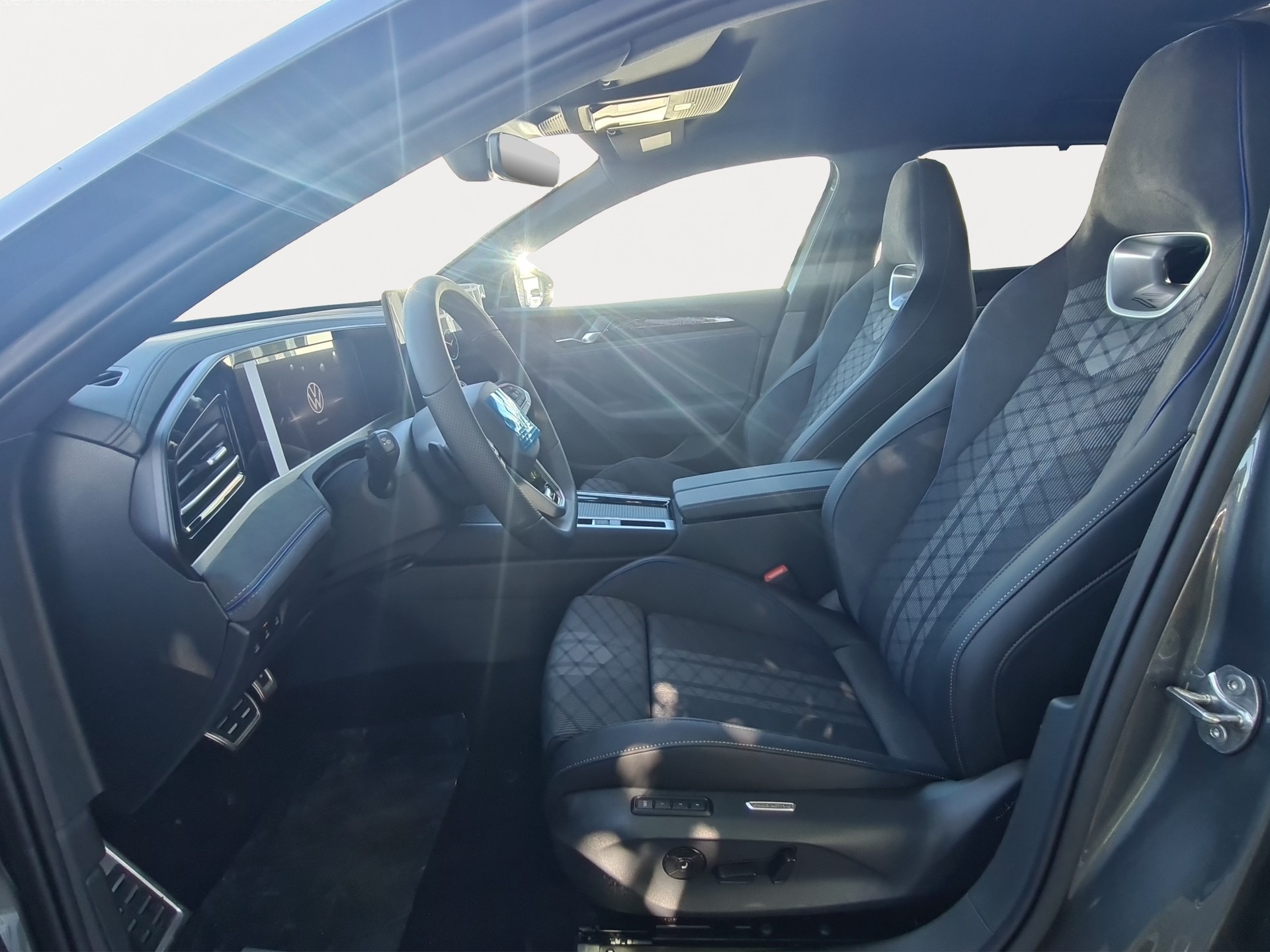 VW Passat Variant 2.0 TDI evo R-Line 4 Motion DSG-image-12