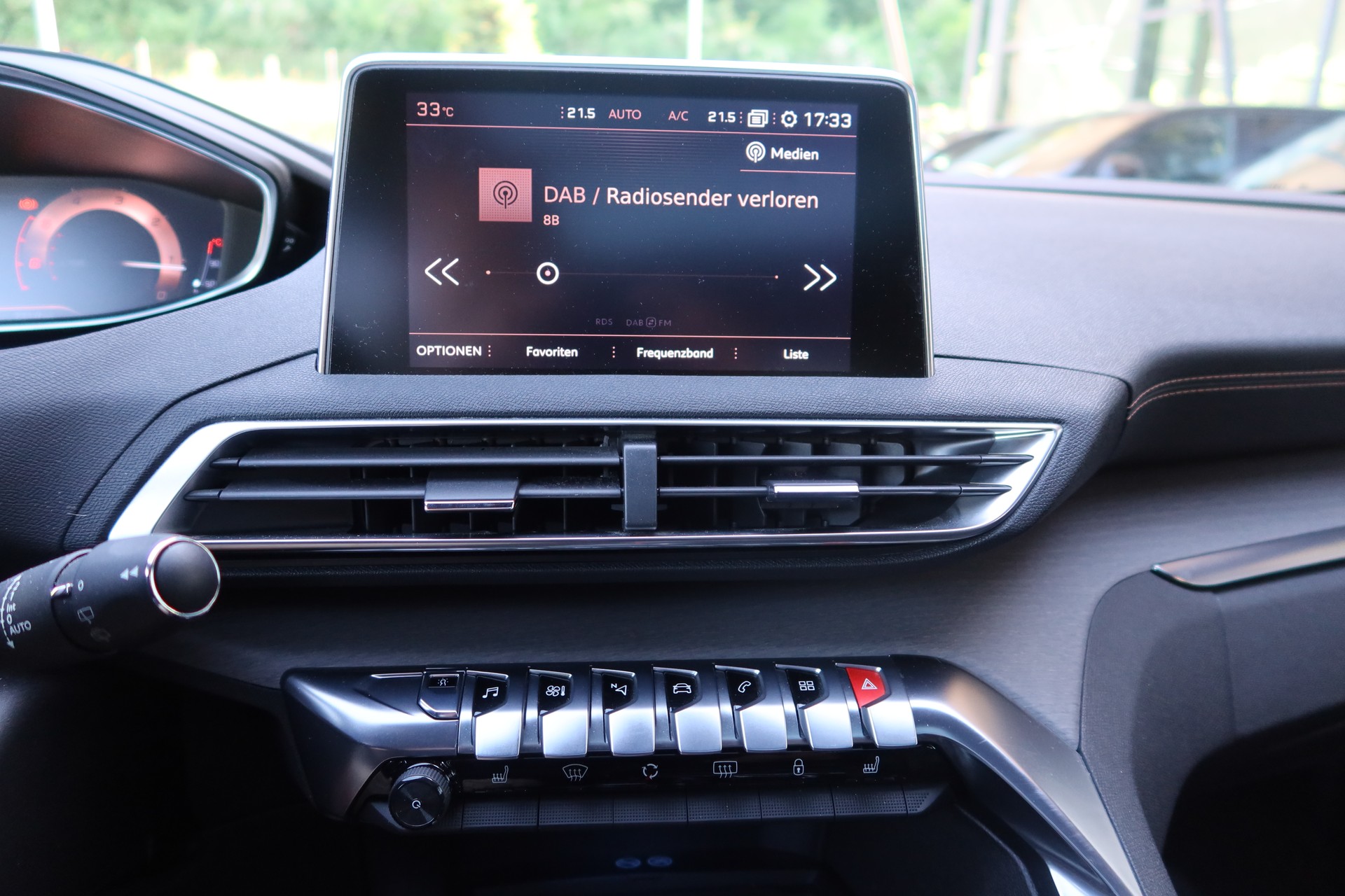 PEUGEOT 5008 2.0 BlueHDi GT-image-4
