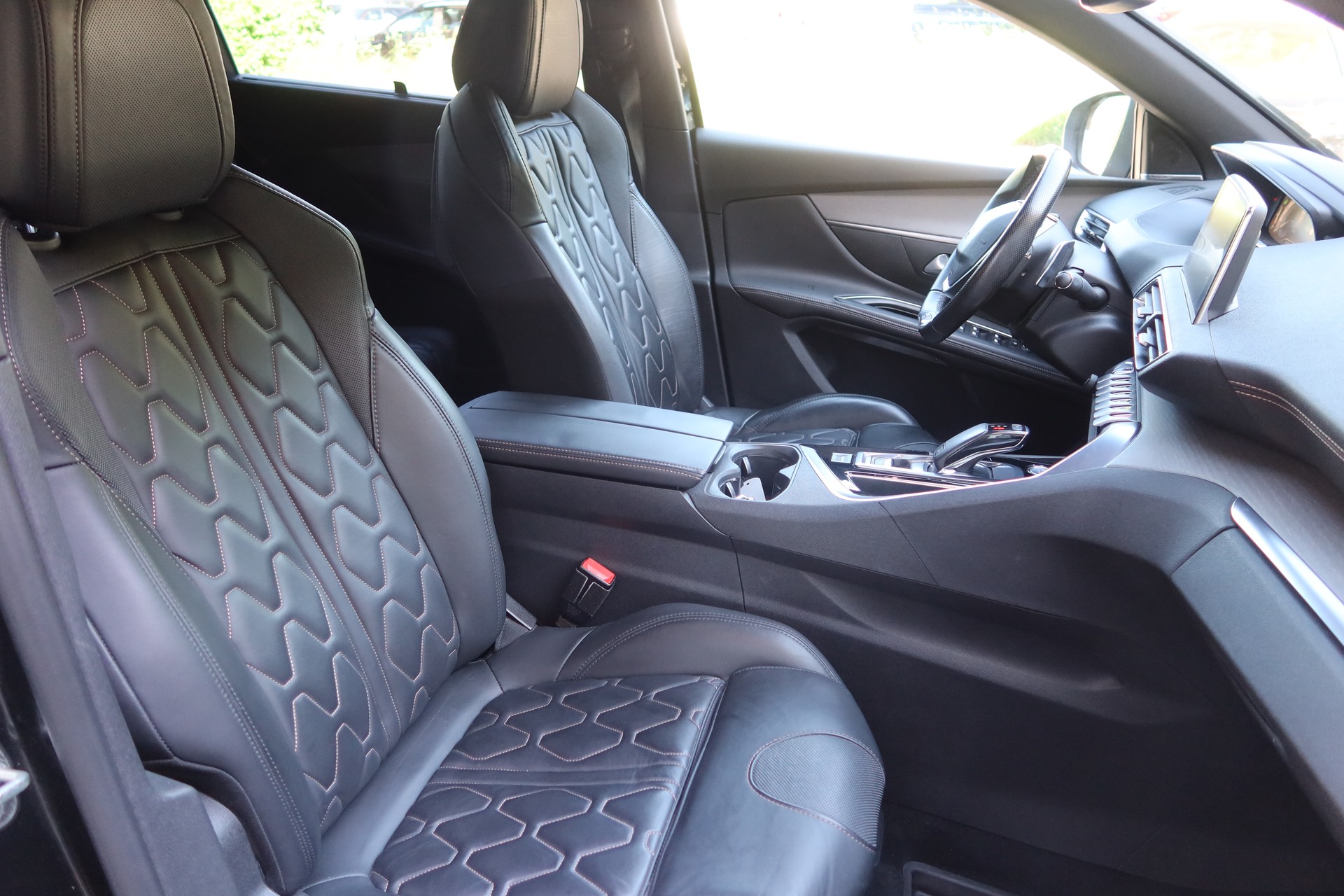 PEUGEOT 5008 2.0 BlueHDi GT-image-9