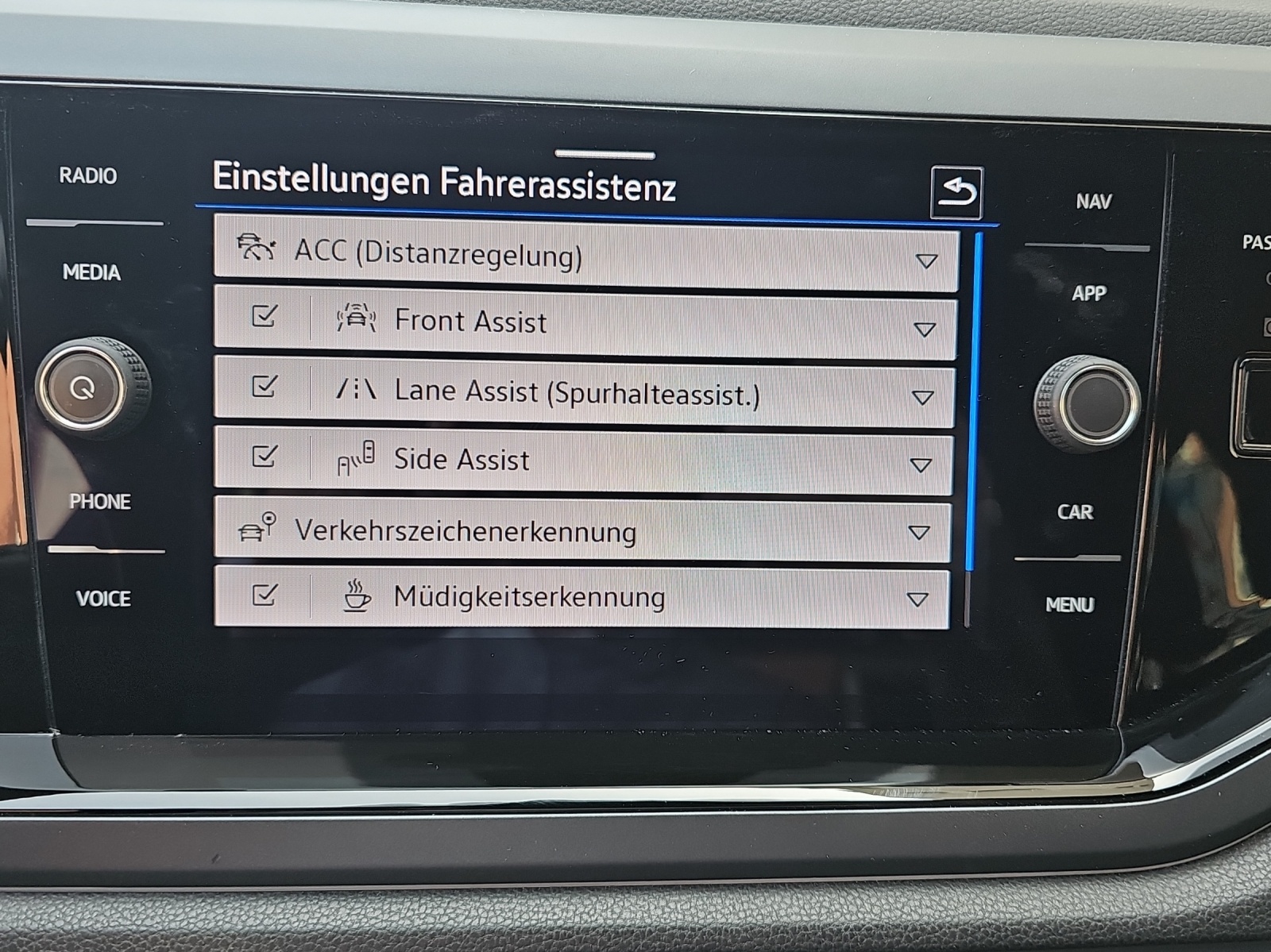 VW Taigo 1.0 TSI R-Line DSG-image-14