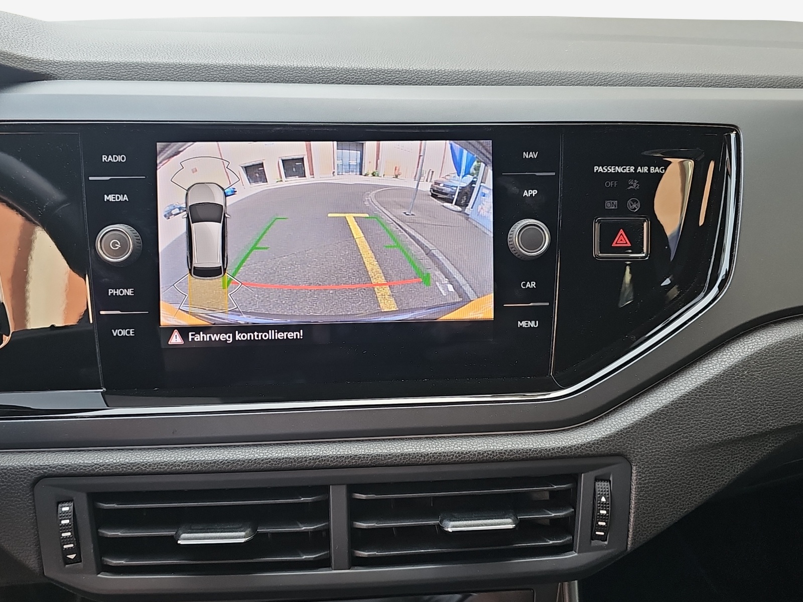 VW Taigo 1.0 TSI R-Line DSG-image-13