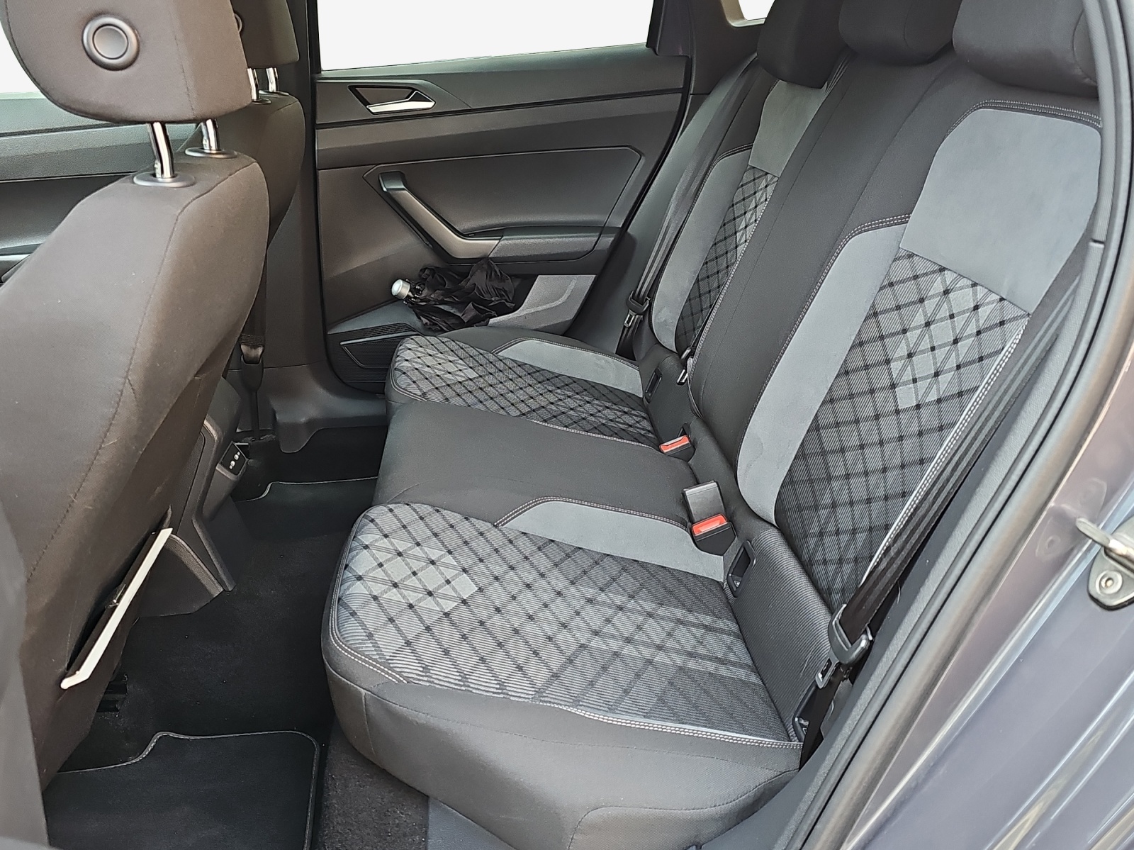 VW Taigo 1.0 TSI R-Line DSG-image-11