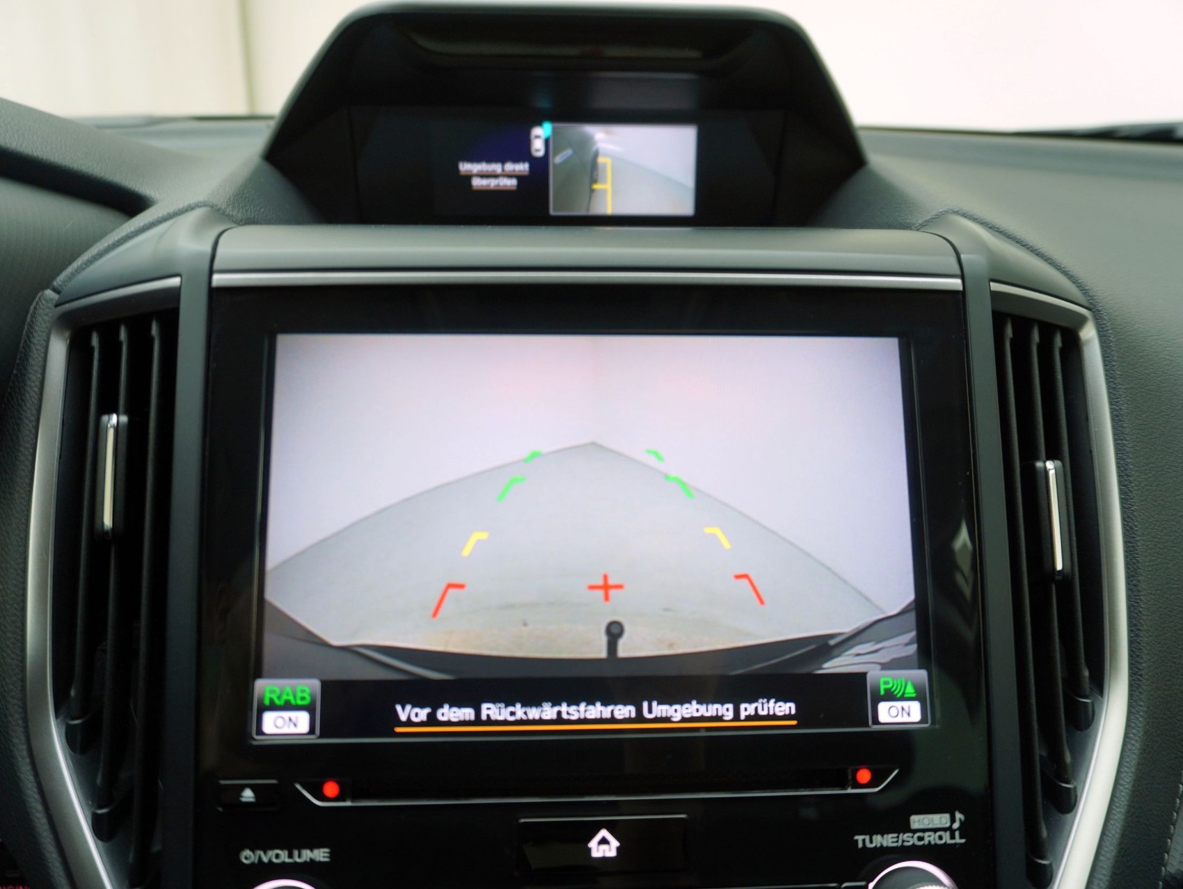 SUBARU Forester Station 2.0i e-Boxer Swiss Plus-image-19