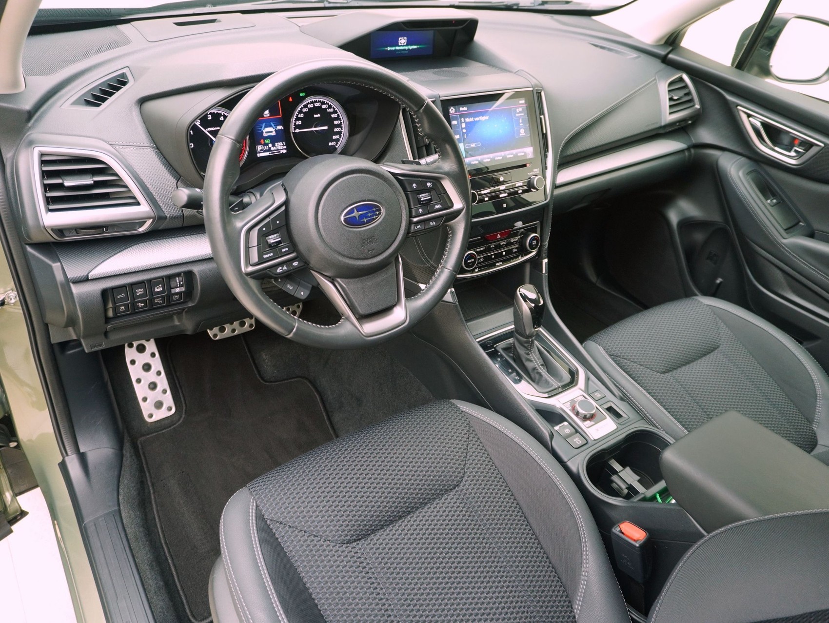 SUBARU Forester Station 2.0i e-Boxer Swiss Plus-image-9