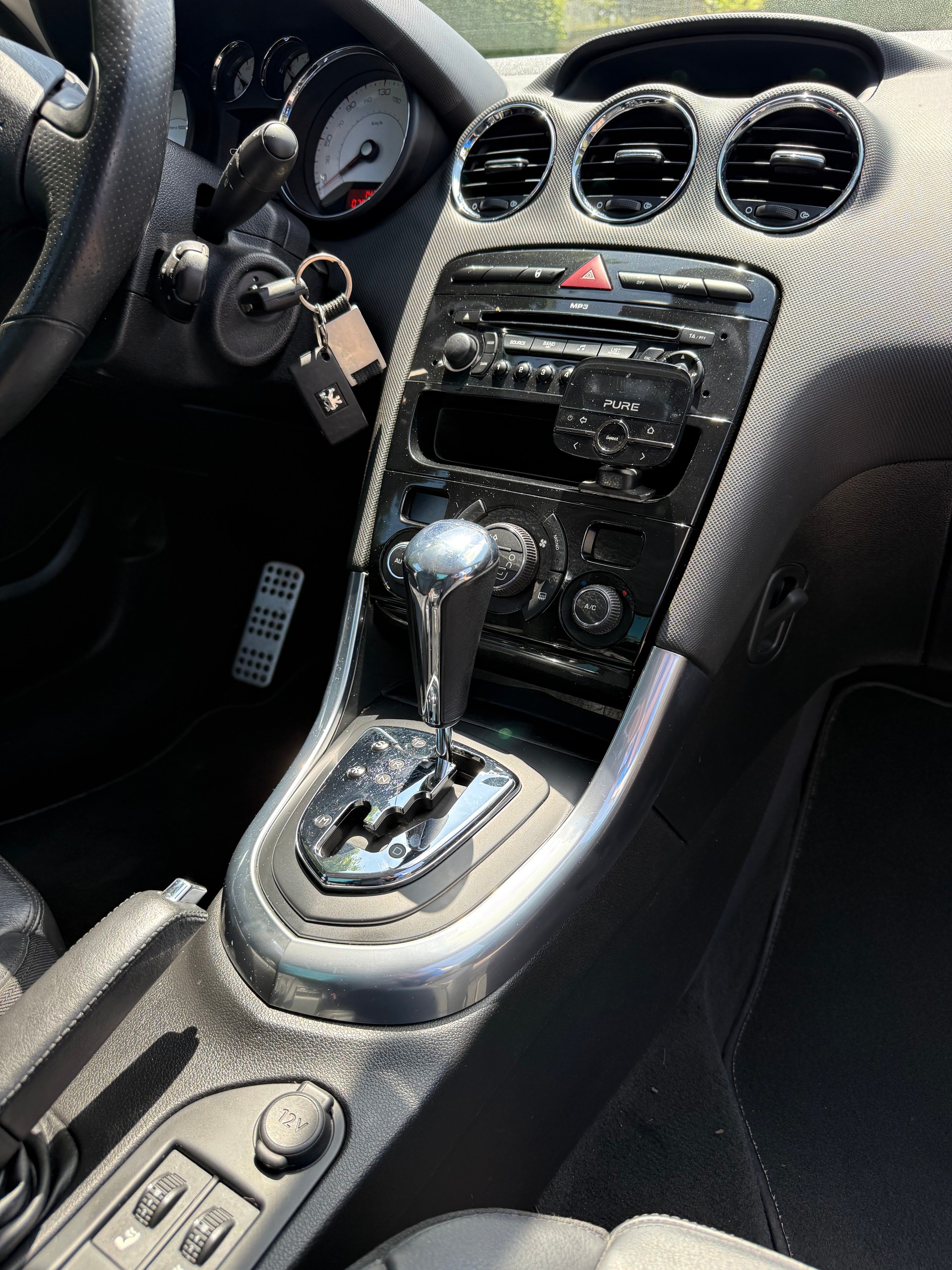 PEUGEOT 308 CC 1.6 16V Turbo Sport Pack Automatic-image-13
